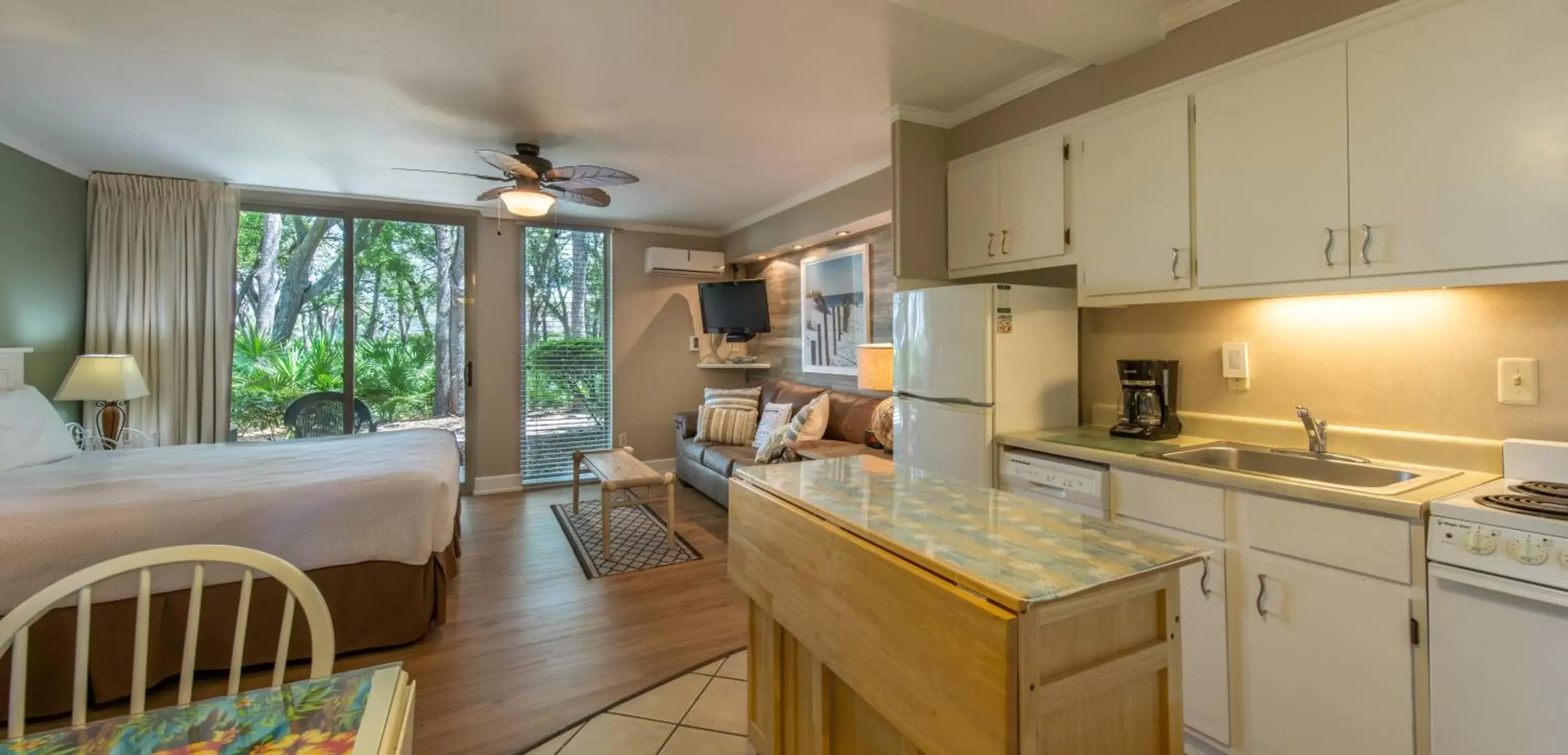 Kitchen or kitchenette, Kitchen/Kitchenette in Villas by the Sea Resort & Conference Center