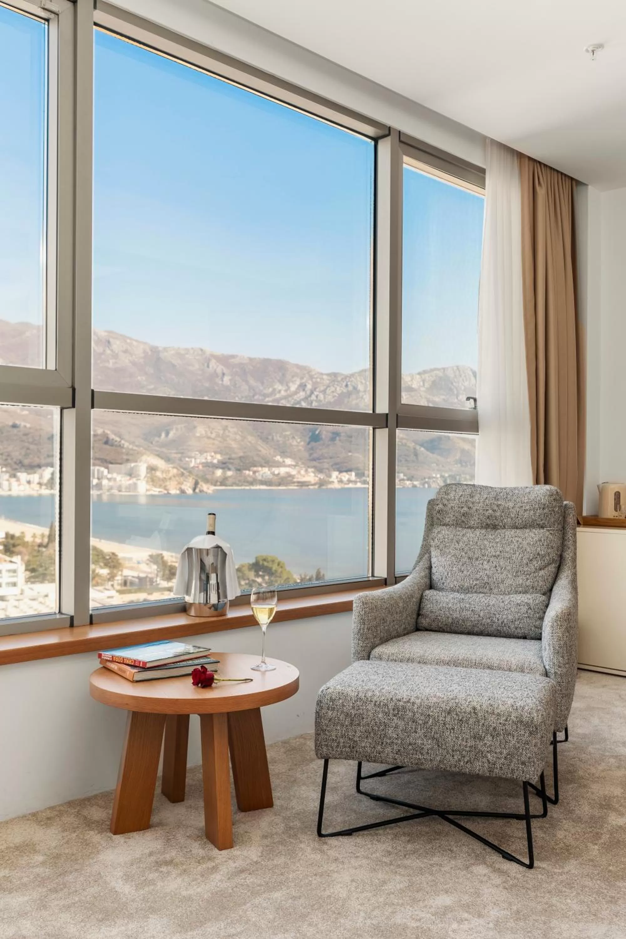 Seating area in Hotel Harmonia by Dukley