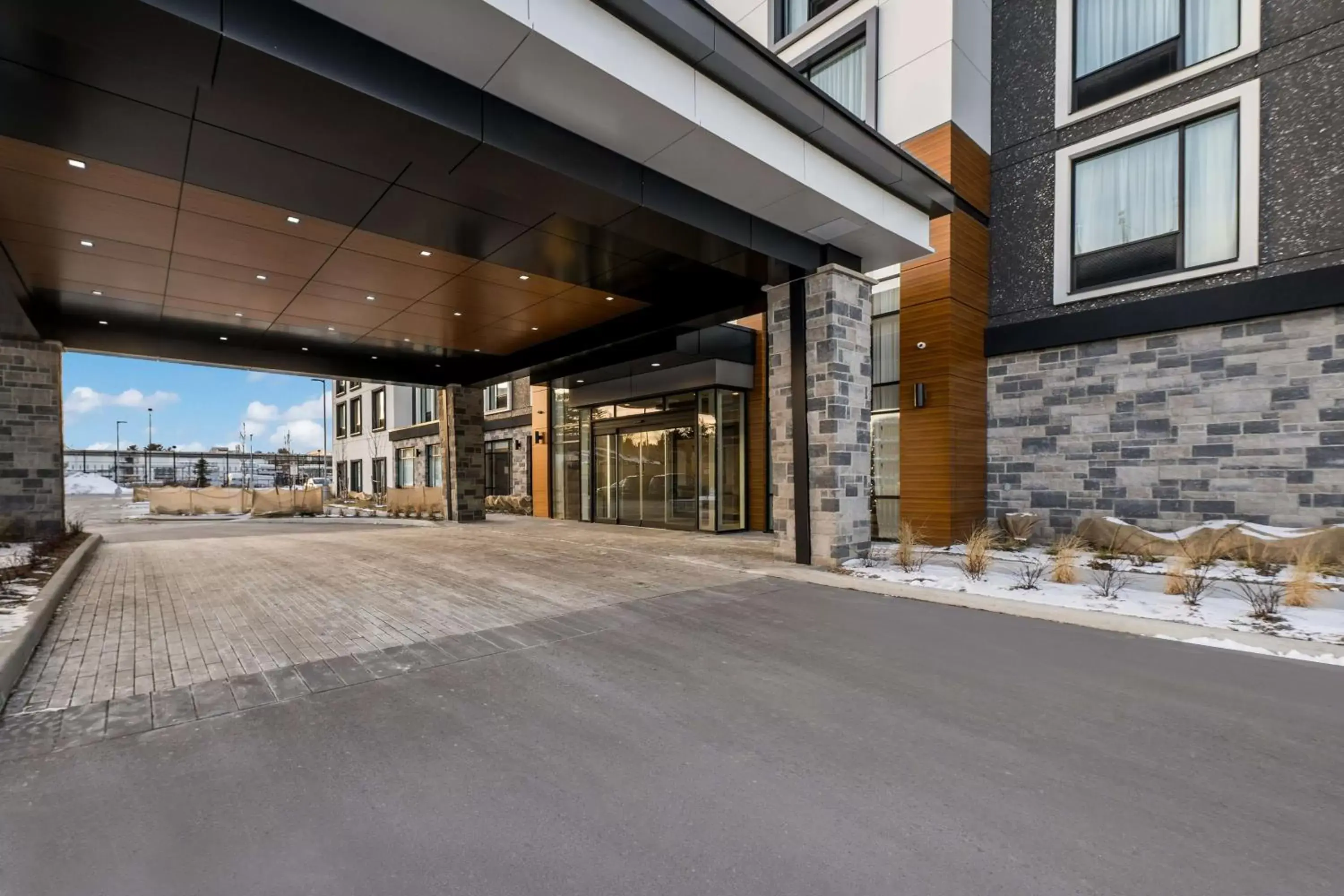 Property building in Best Western Plus Parry Sound