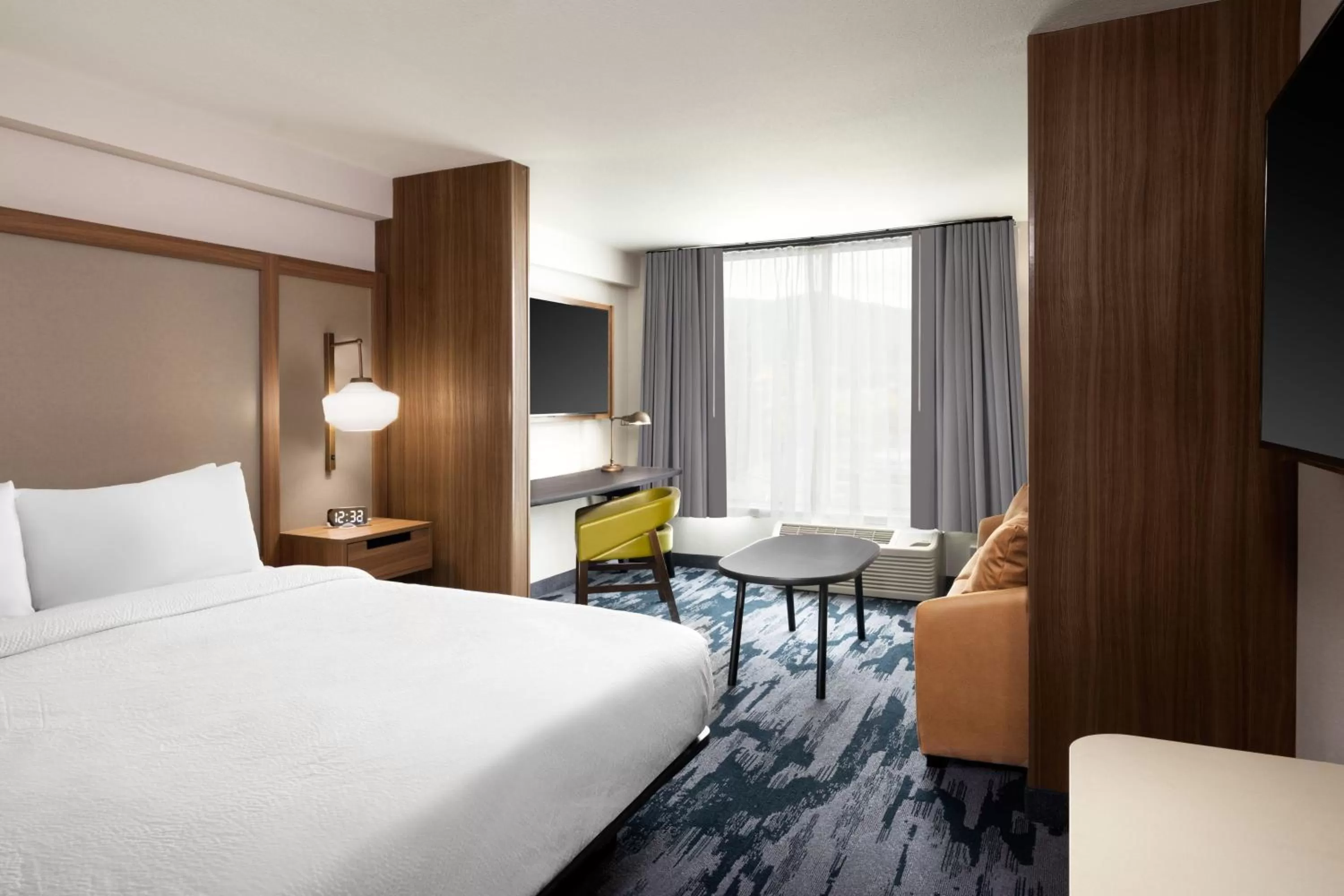 Photo of the whole room, Bed in Fairfield Inn & Suites Boulder