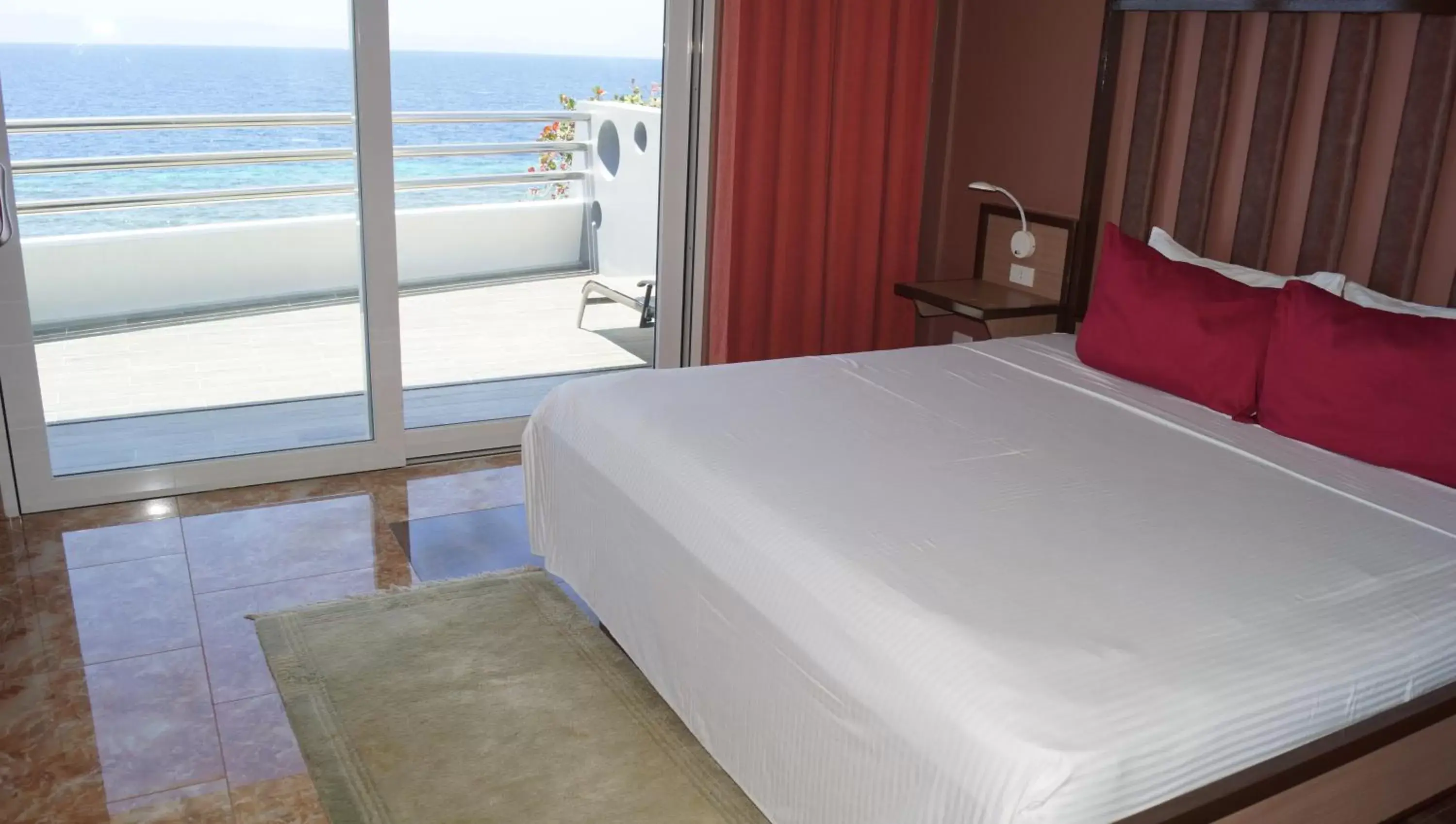 Bedroom, Bed in Panglao Sea Resort - Tangnan Bedroom, Bed in Panglao Sea Resort - Tangnan