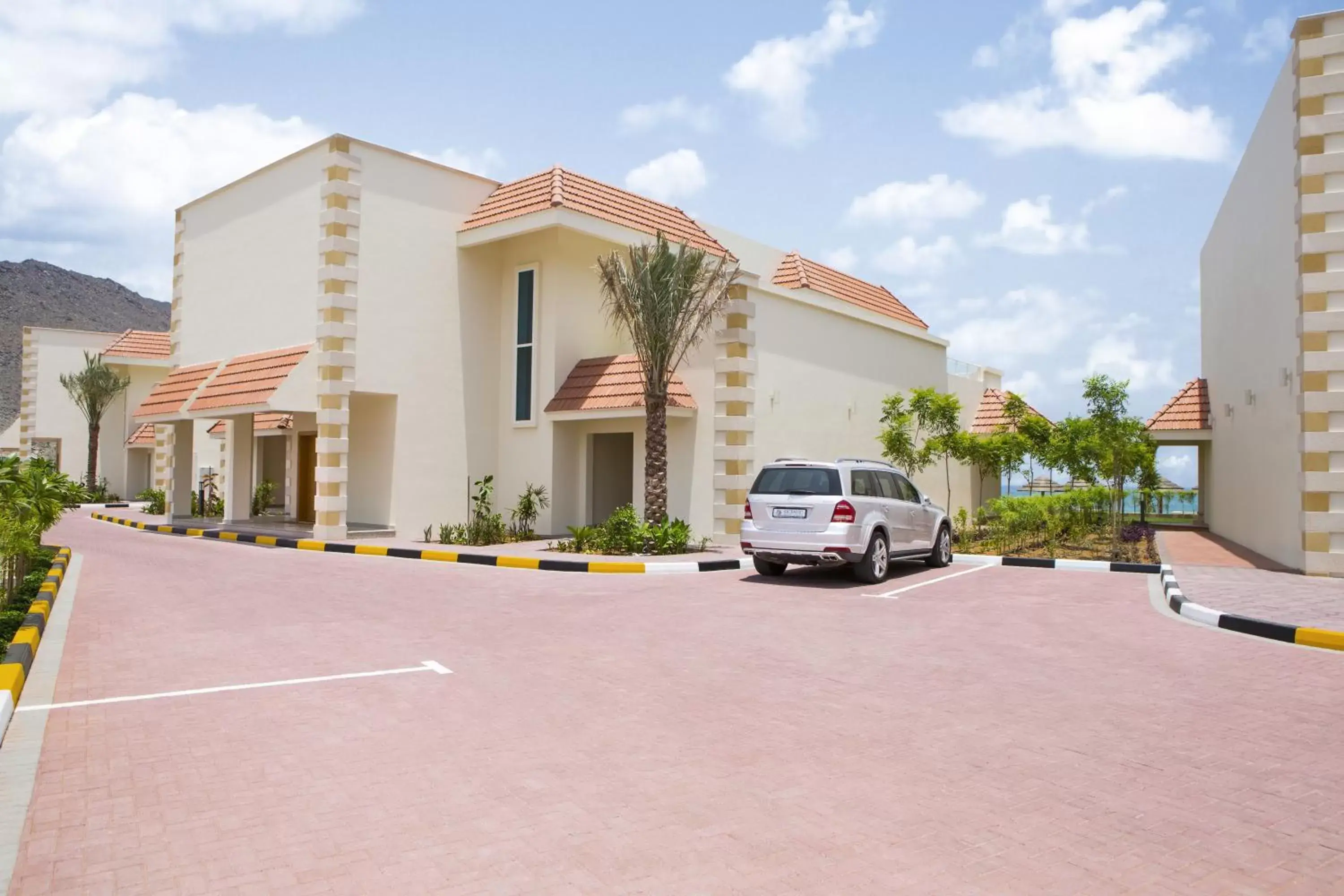 Facade/entrance, Property Building in Oceanic Khorfakkan Resort & Spa