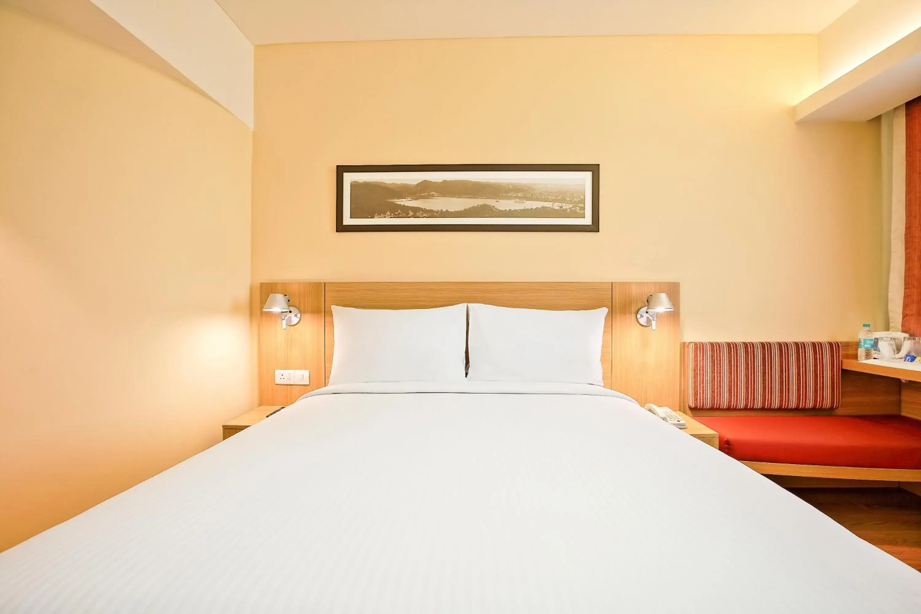 Bed in ibis Chennai City Centre- An AccorHotels Brand