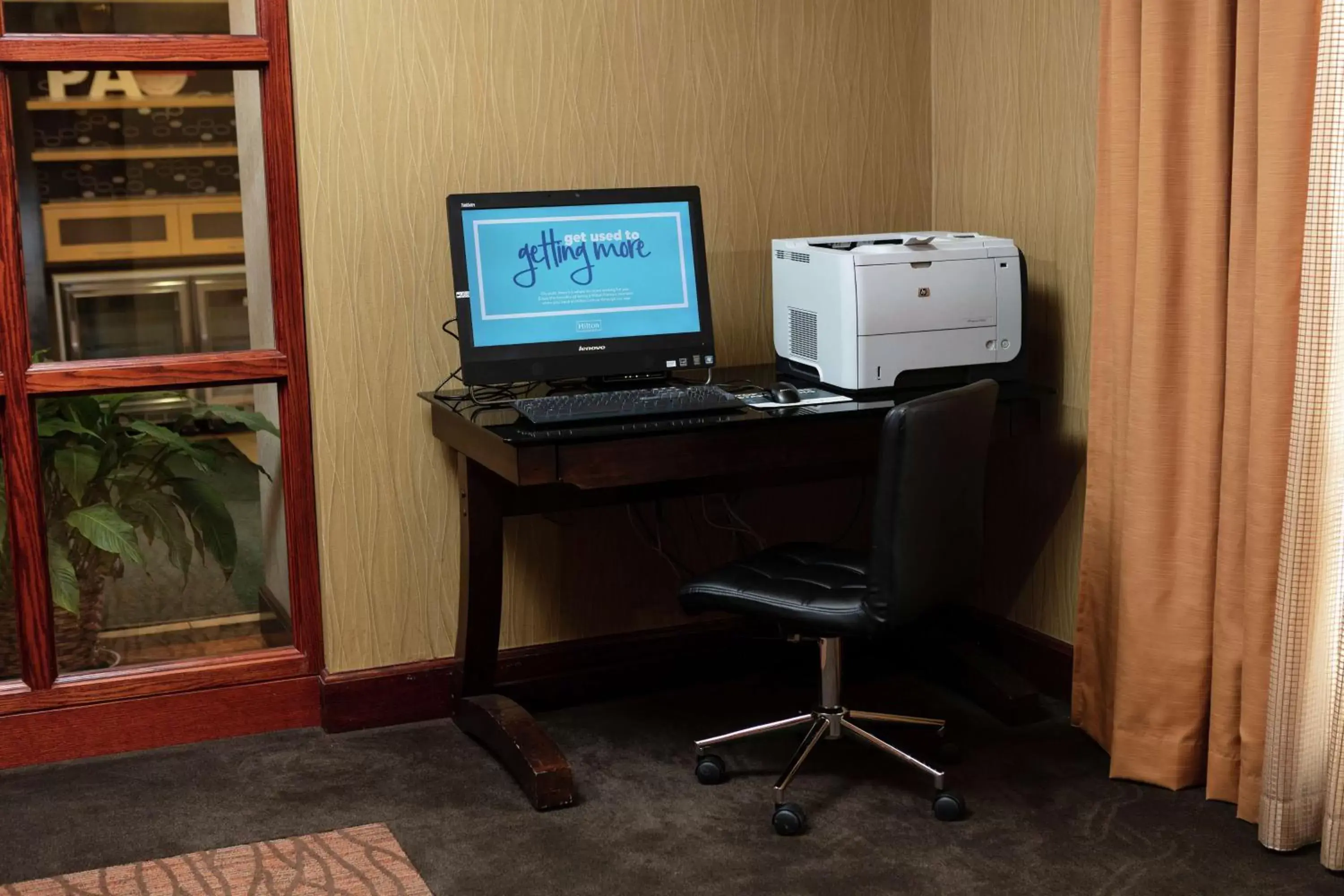 Business facilities in Hampton Inn Easton