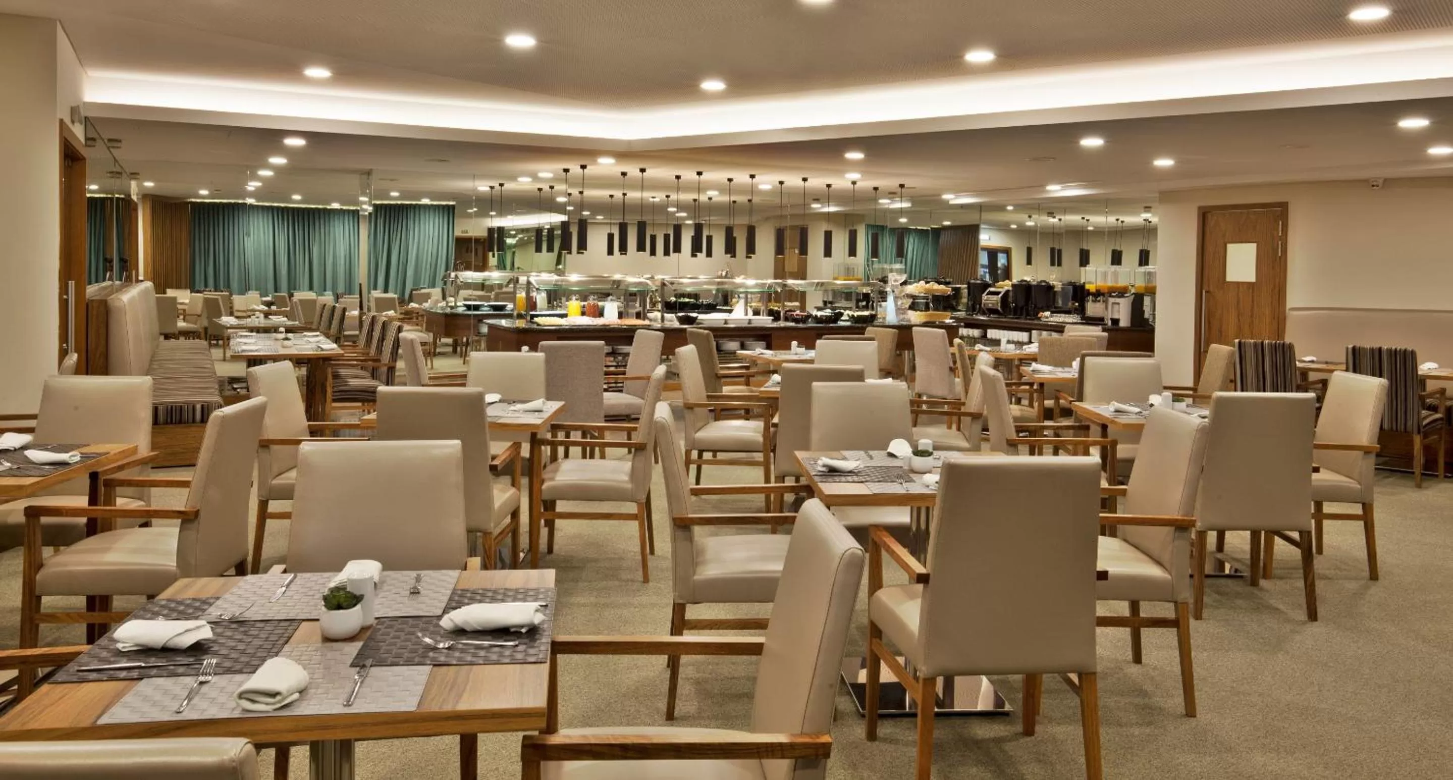 Restaurant/places to eat in Ramada by Wyndham Lisbon
