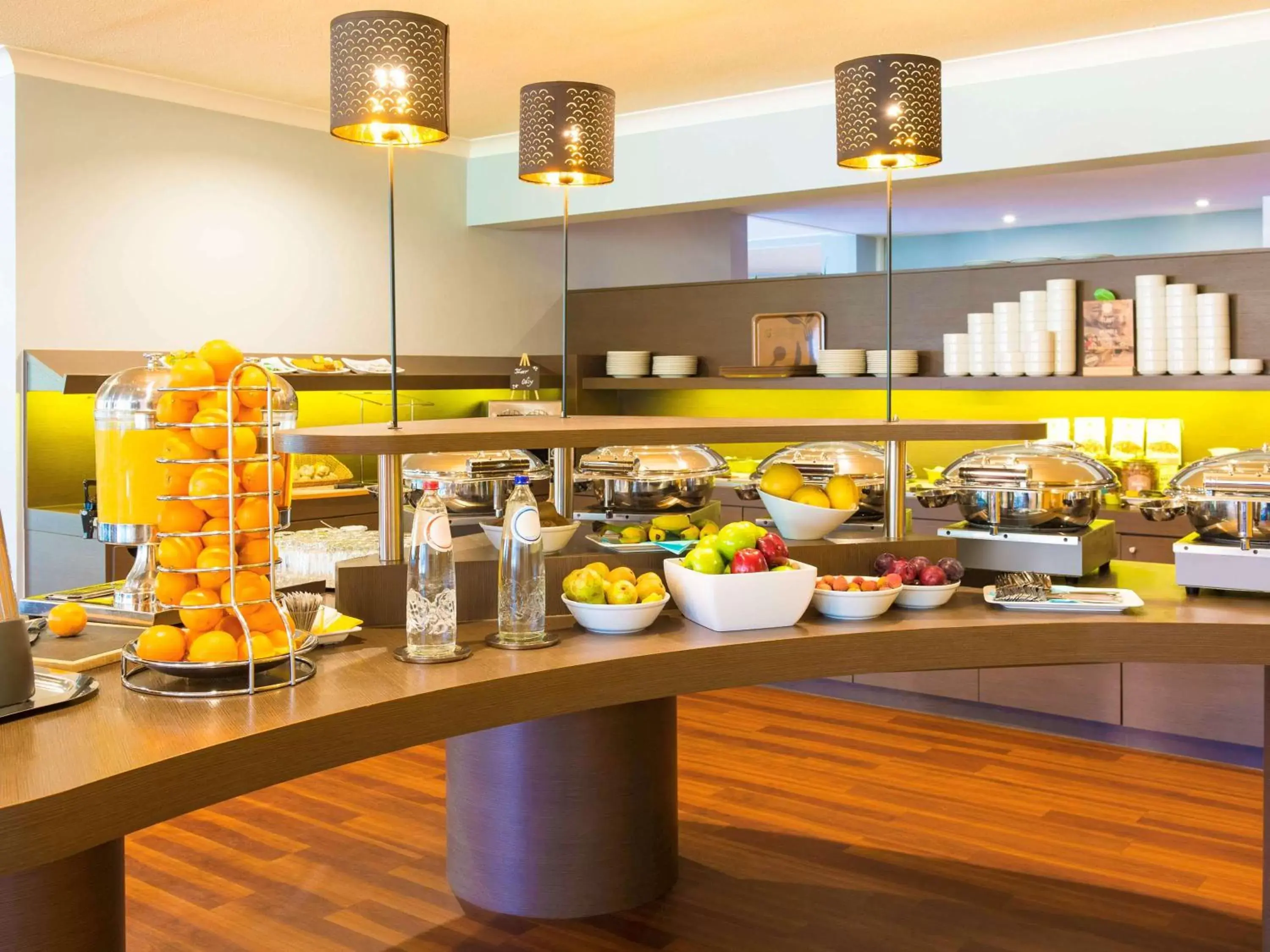 Restaurant/places to eat in ibis Styles Louvain-la-Neuve Hotel and Events