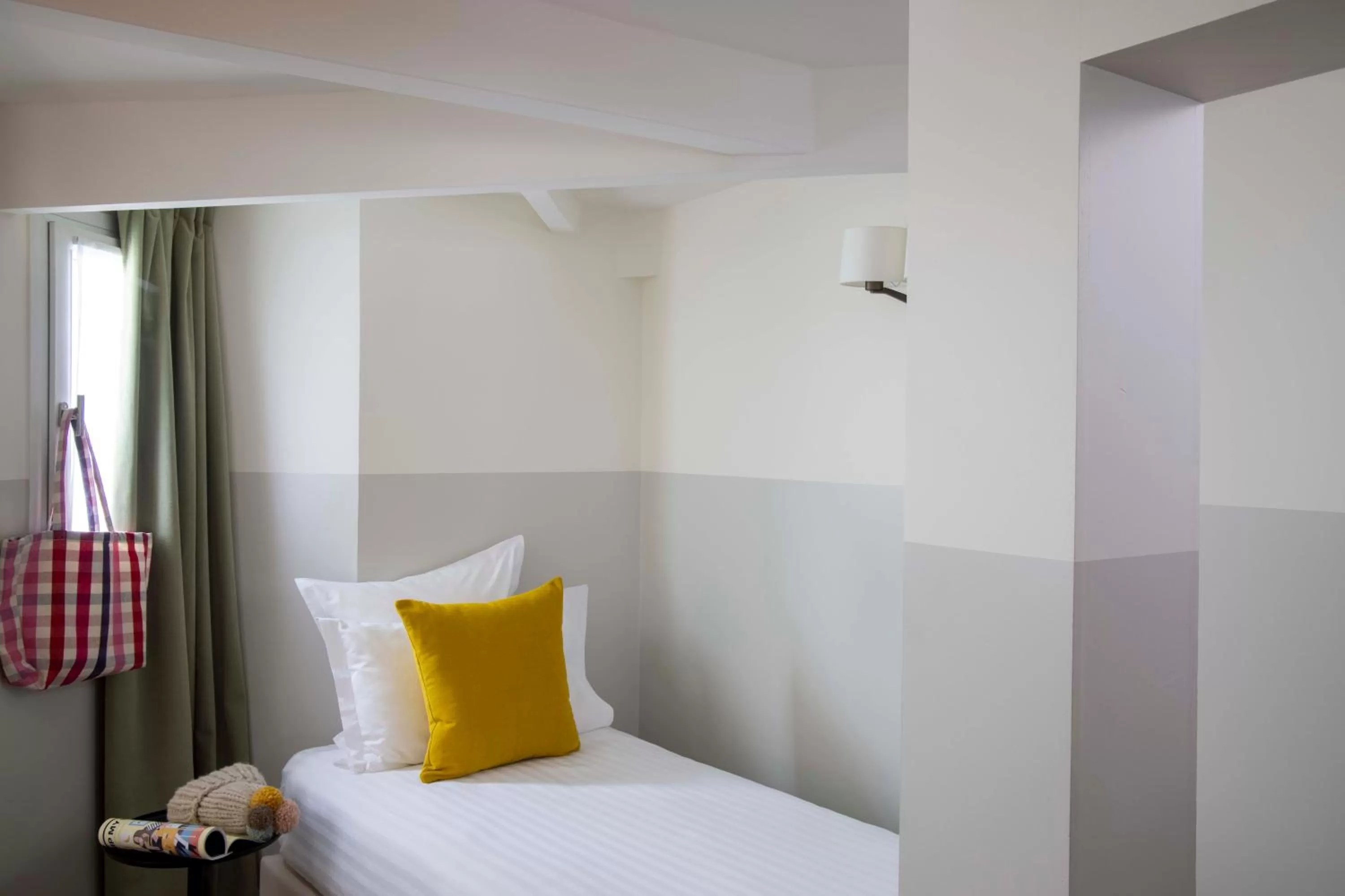 Bed in Hôtel Des Mines