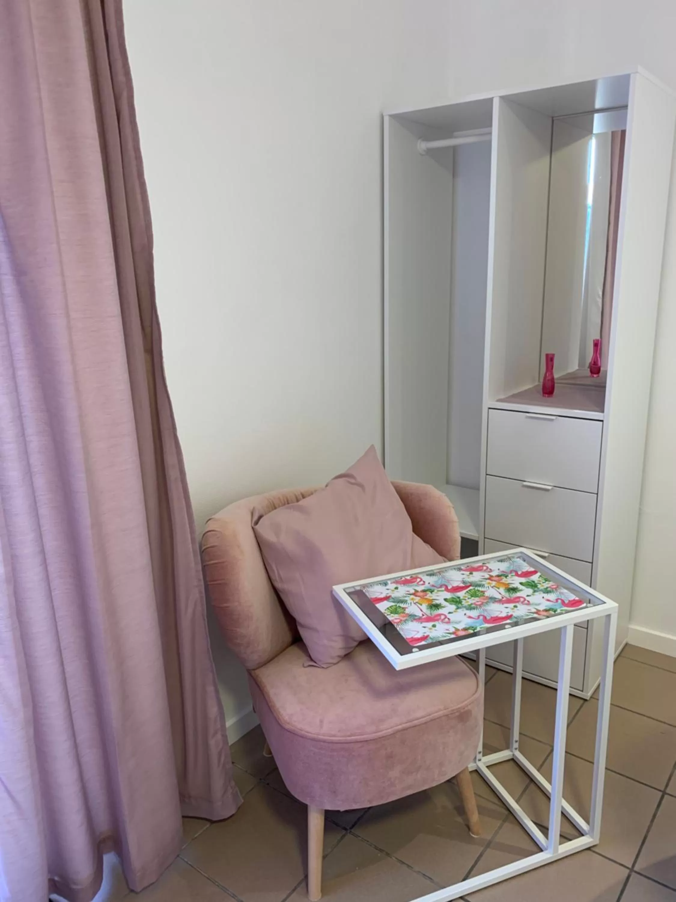 Seating area in Carpe Diem