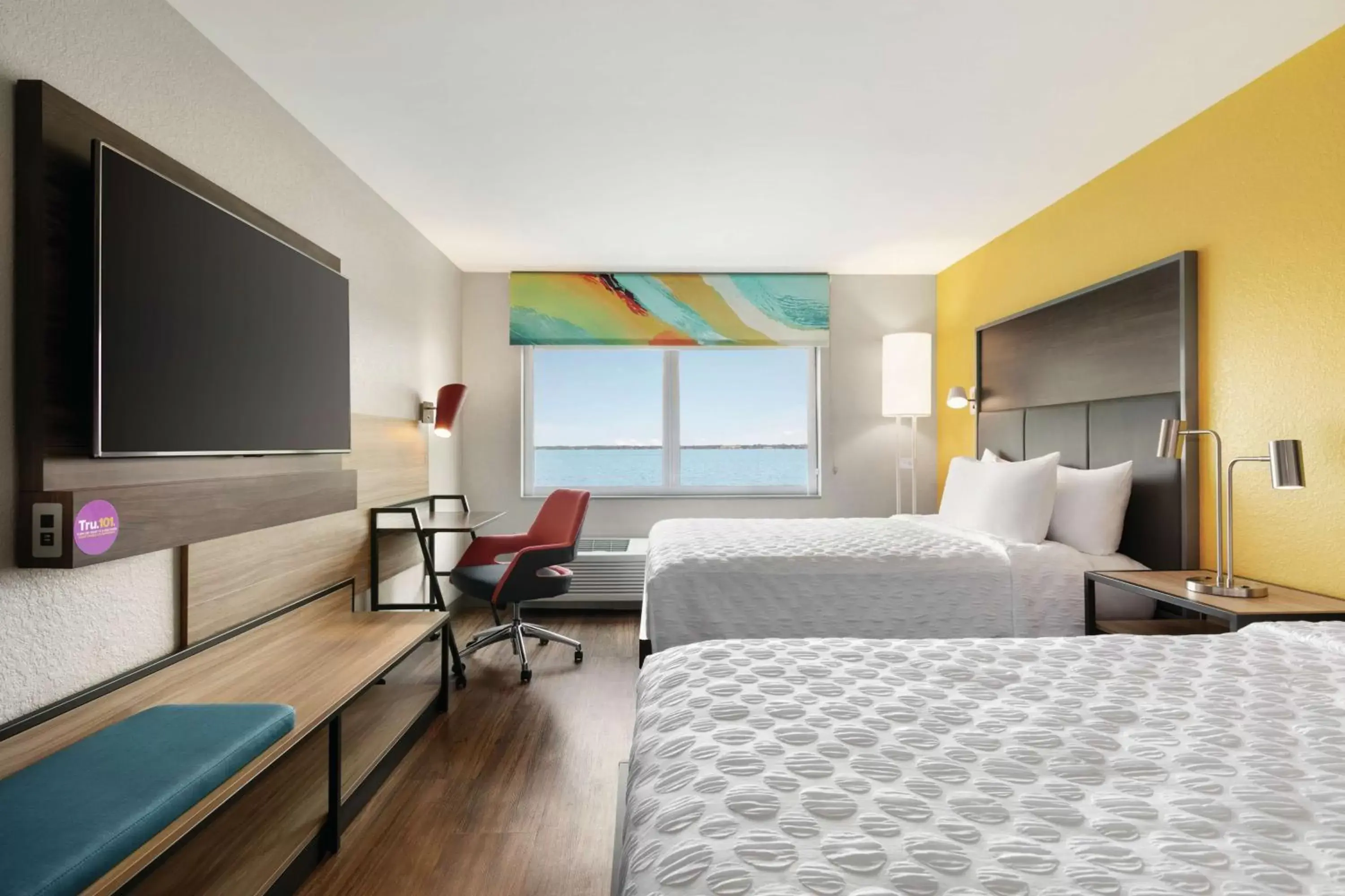 Bedroom, Bed in Tru By Hilton Sebring FL