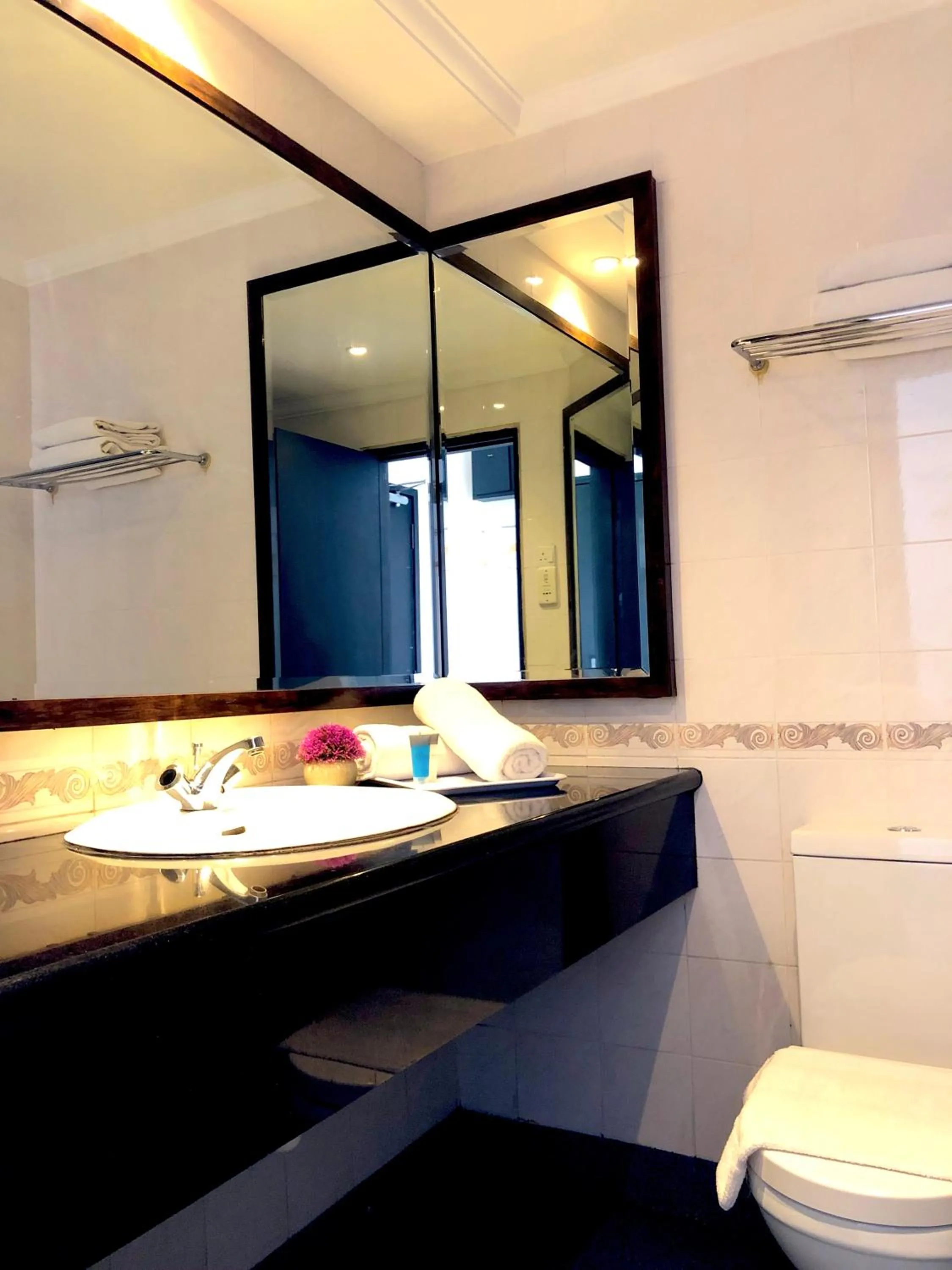 Toilet in Flamingo Hotel By The Lake, Kuala Lumpur