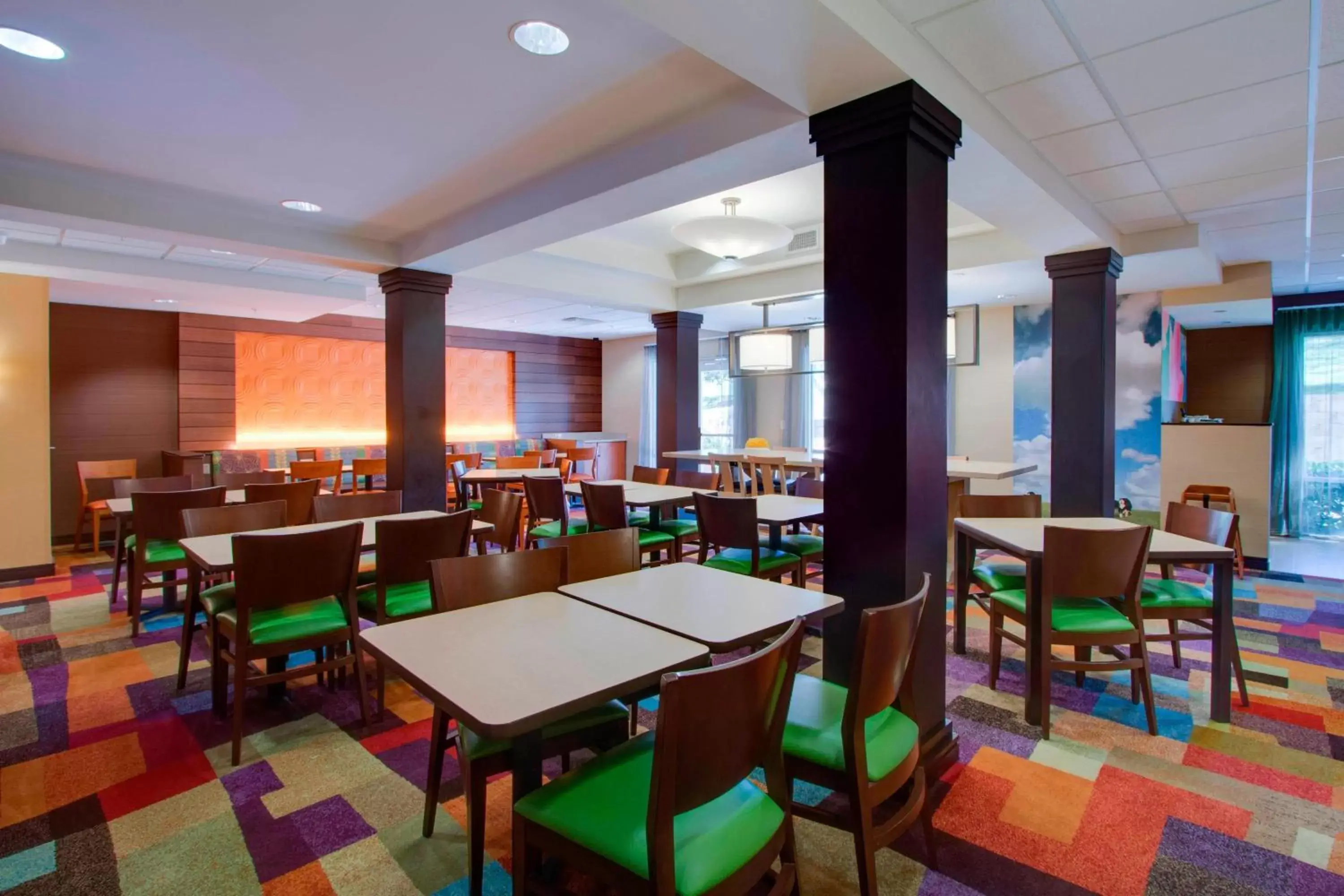 Restaurant/Places to Eat in Fairfield Inn & Suites by Marriott Clermont