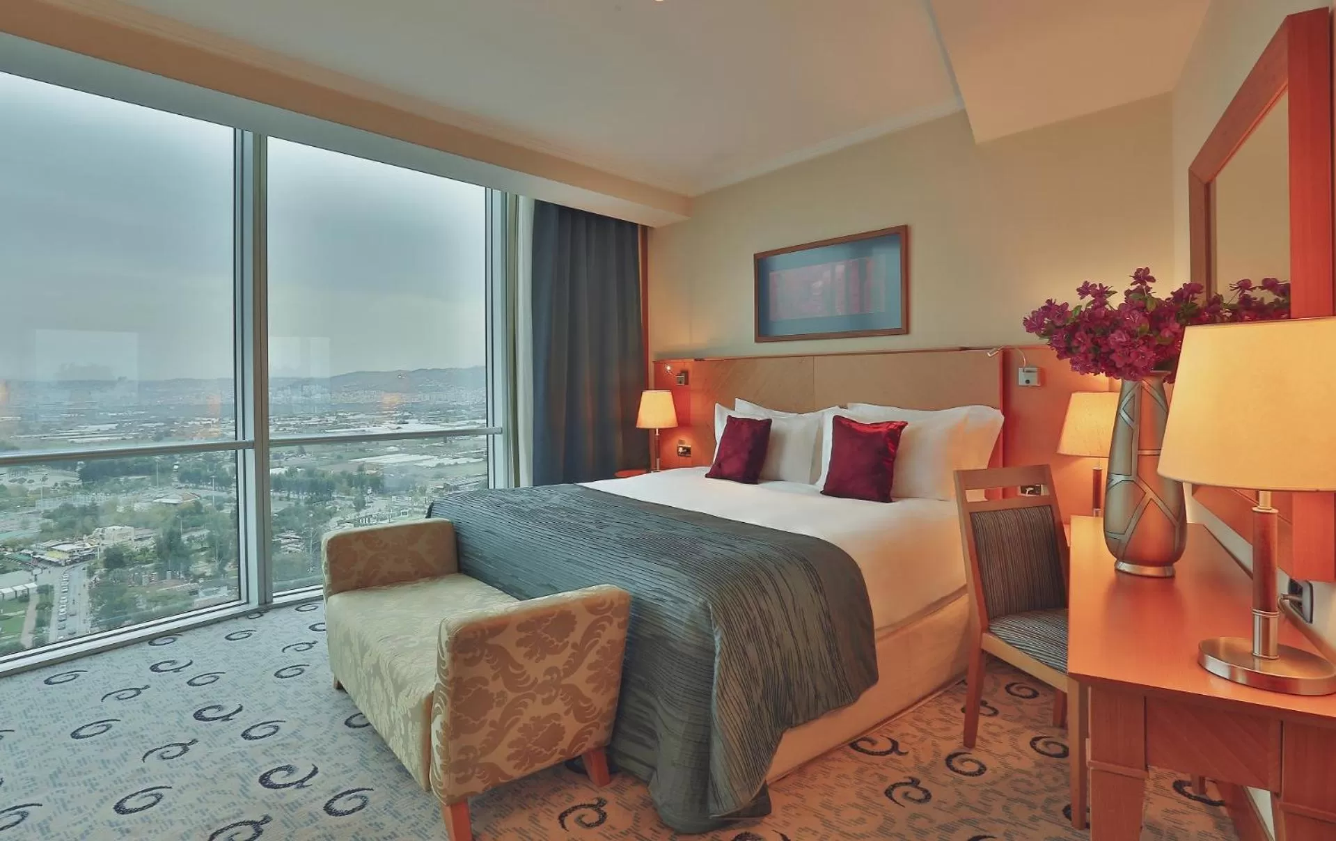 Photo of the whole room, Bed in Wyndham Grand Izmir Ozdilek Thermal & Spa