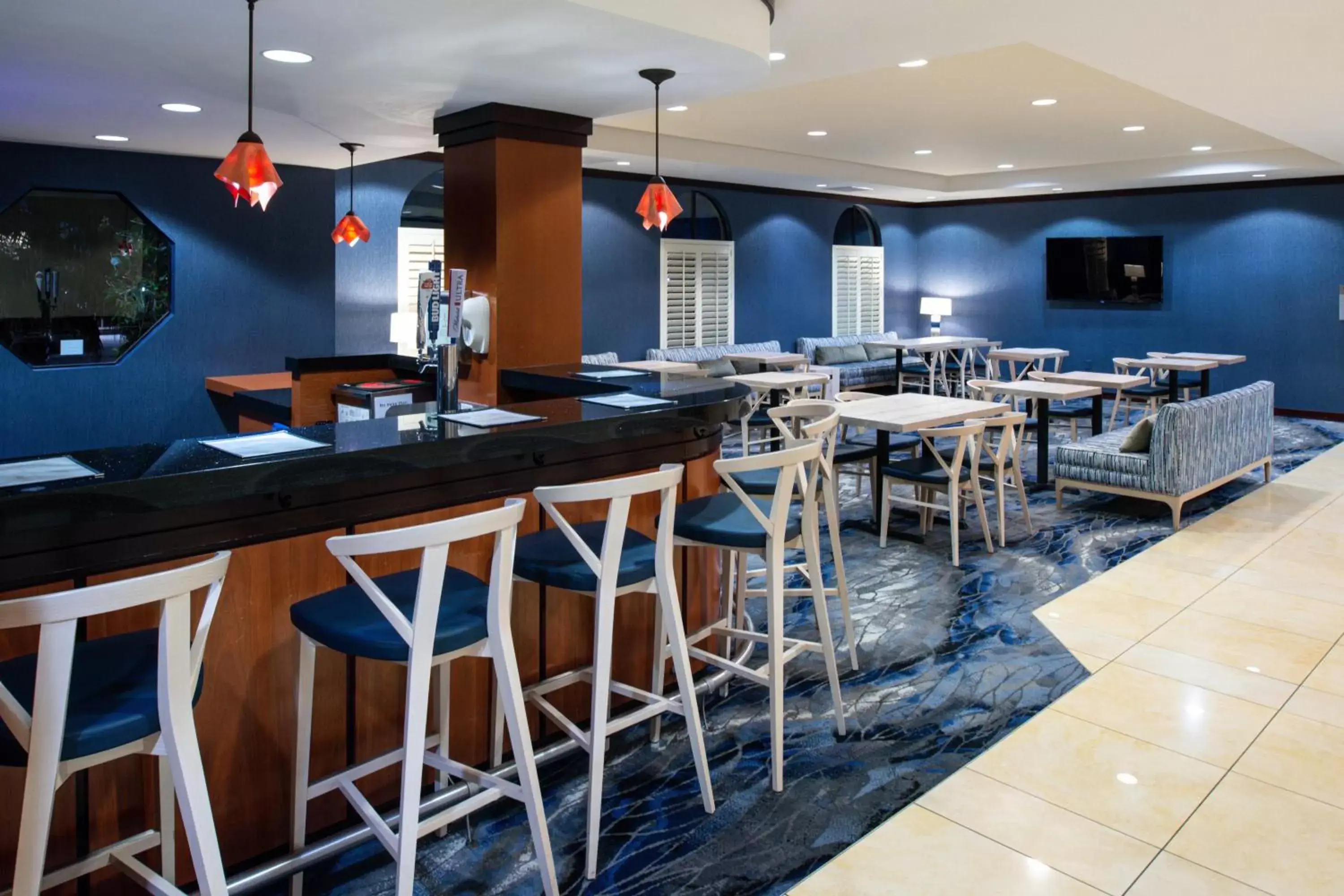 Lounge or bar, Restaurant/Places to Eat in Fairfield Inn & Suites Santa Cruz - Capitola