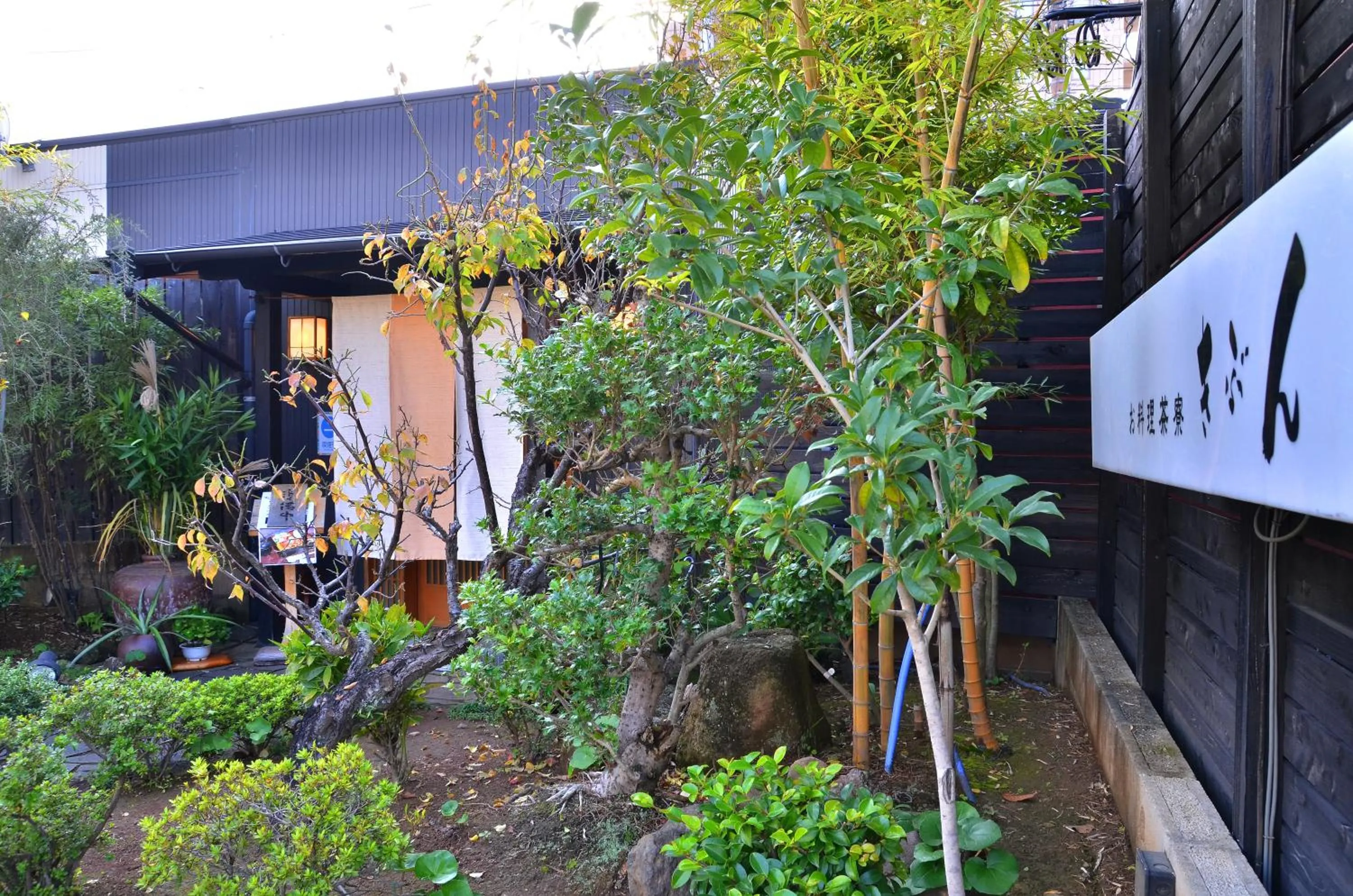 Restaurant/places to eat in Omura Central Hotel