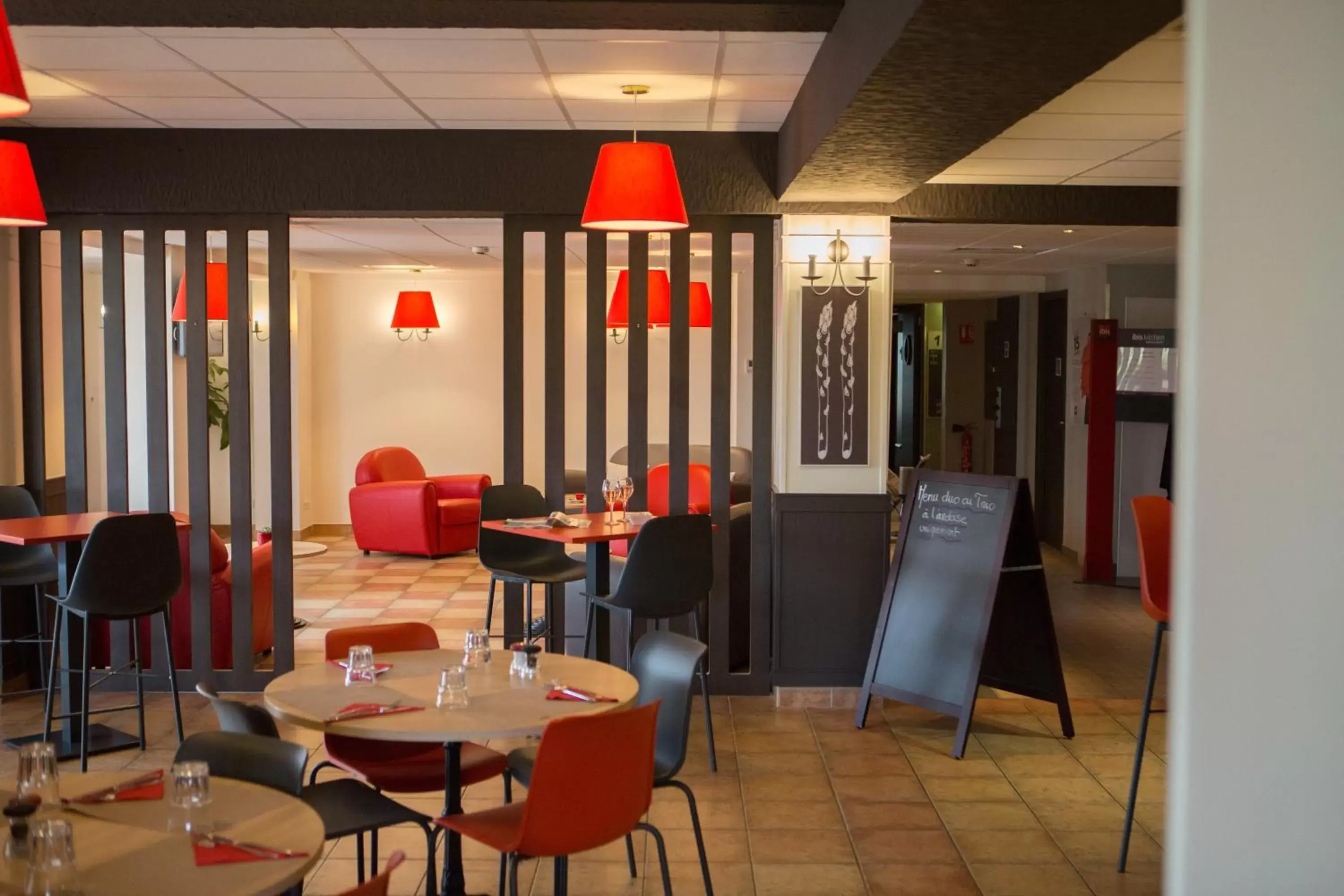 Restaurant/places to eat in ibis Cherbourg La Glacerie