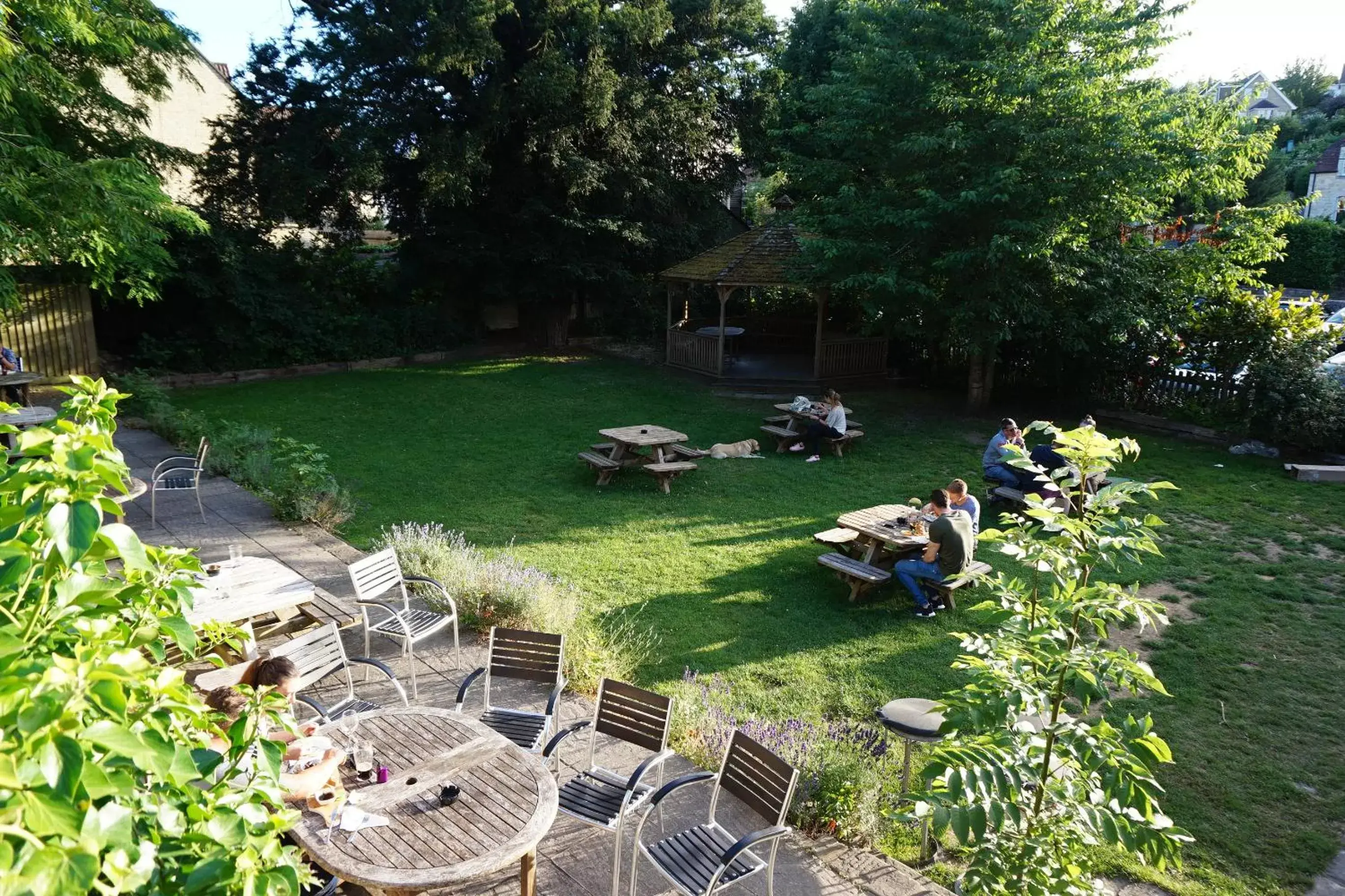 Garden in The Barge Inn