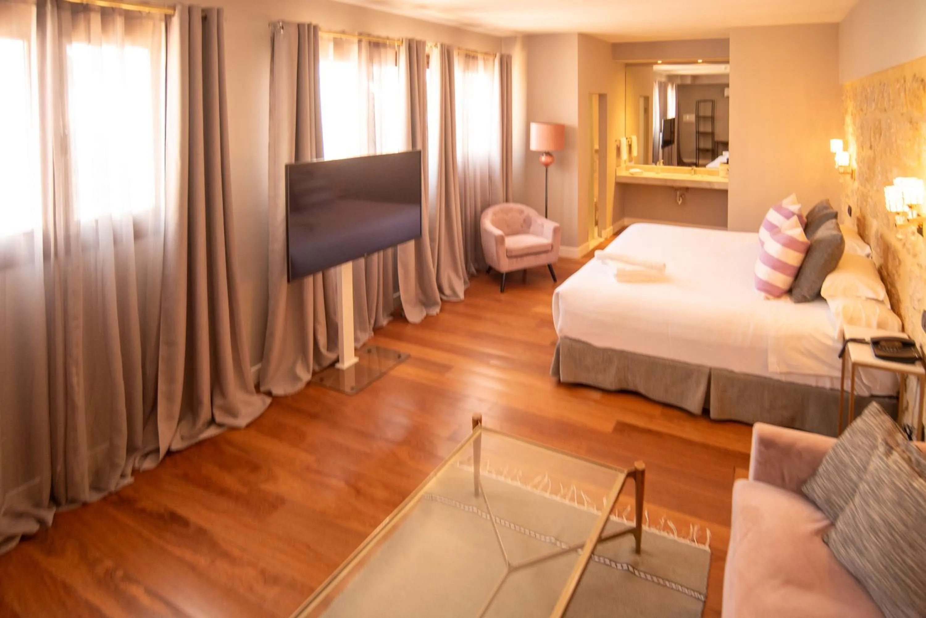 Bed in Hotel Don Juan Boutique