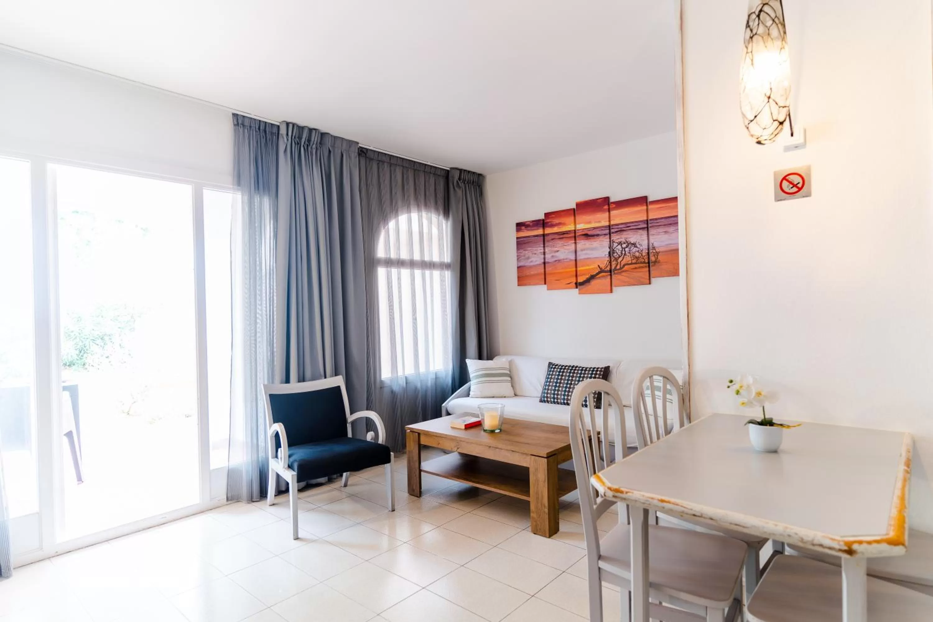 Living room in Apartamentos Royal Life