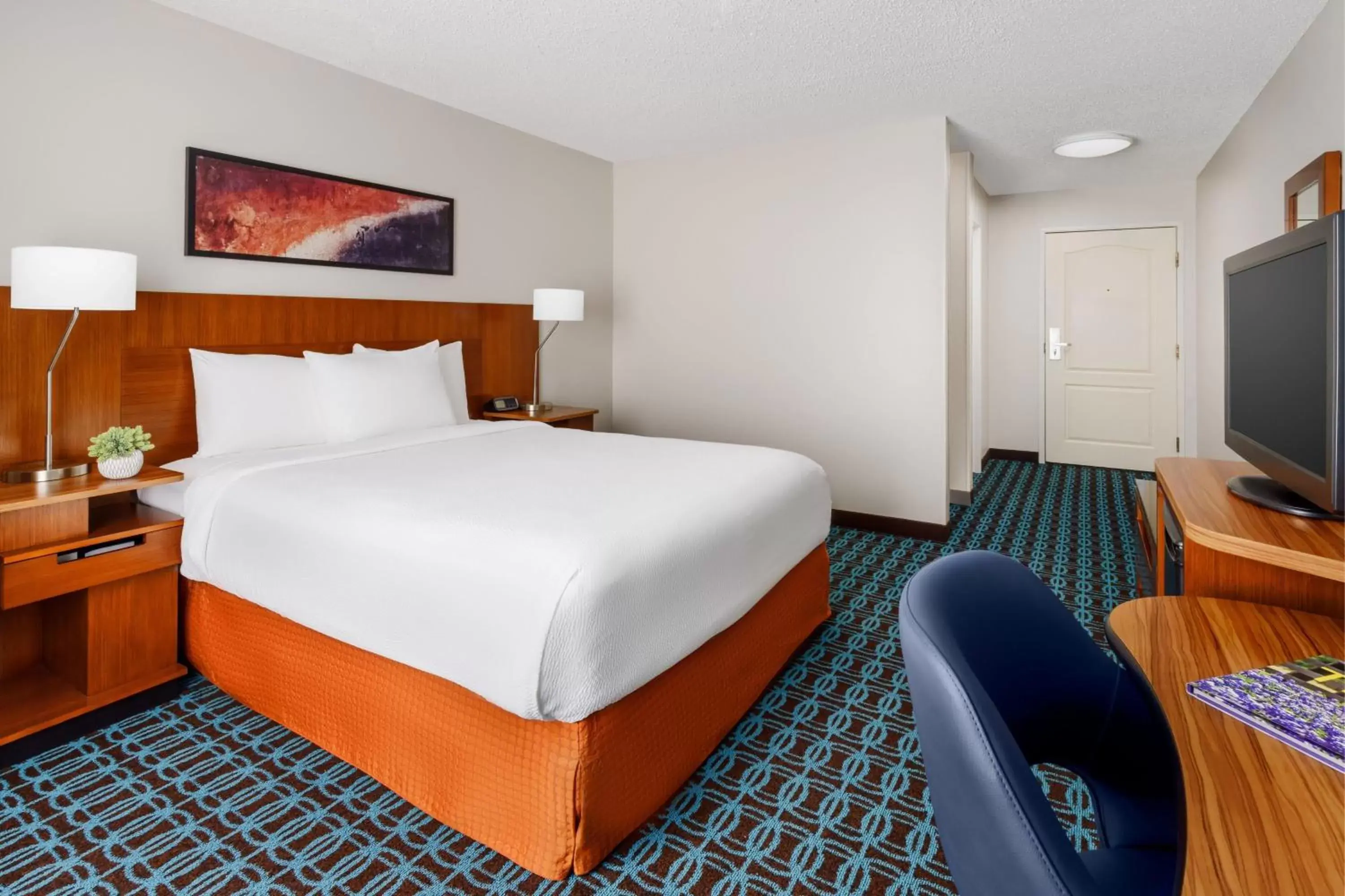 Photo of the whole room, Bed in Fairfield Inn and Suites by Marriott Houston The Woodlands