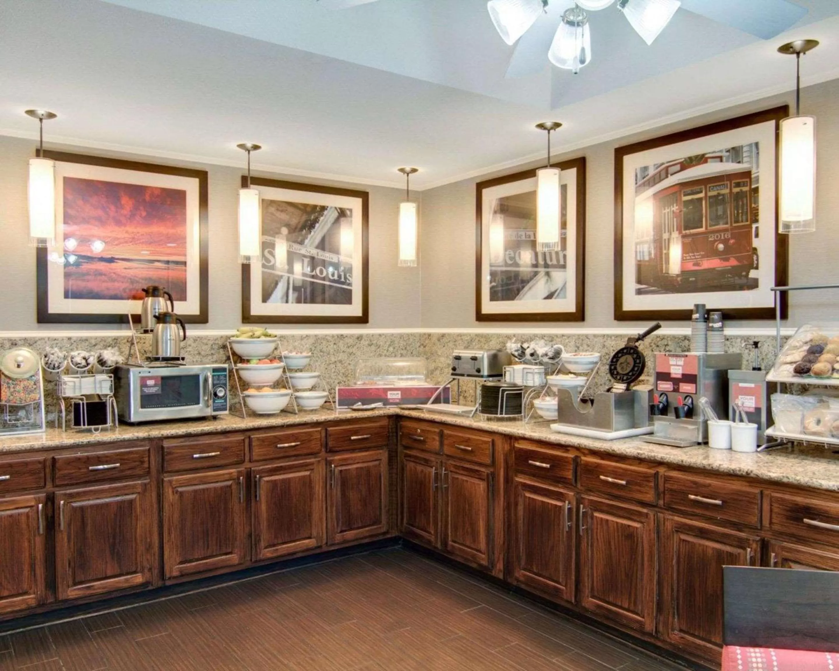 Restaurant/places to eat in Comfort Inn West Monroe near Sports & Events Center