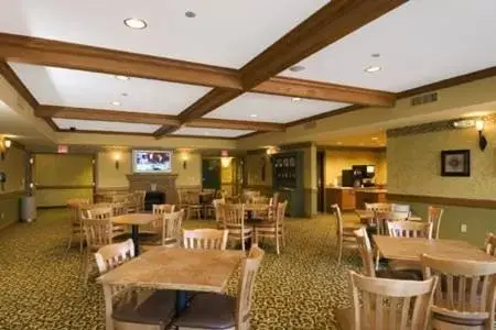 Lounge or bar, Restaurant/Places to Eat in Country Inn & Suites by Radisson, Sycamore, IL