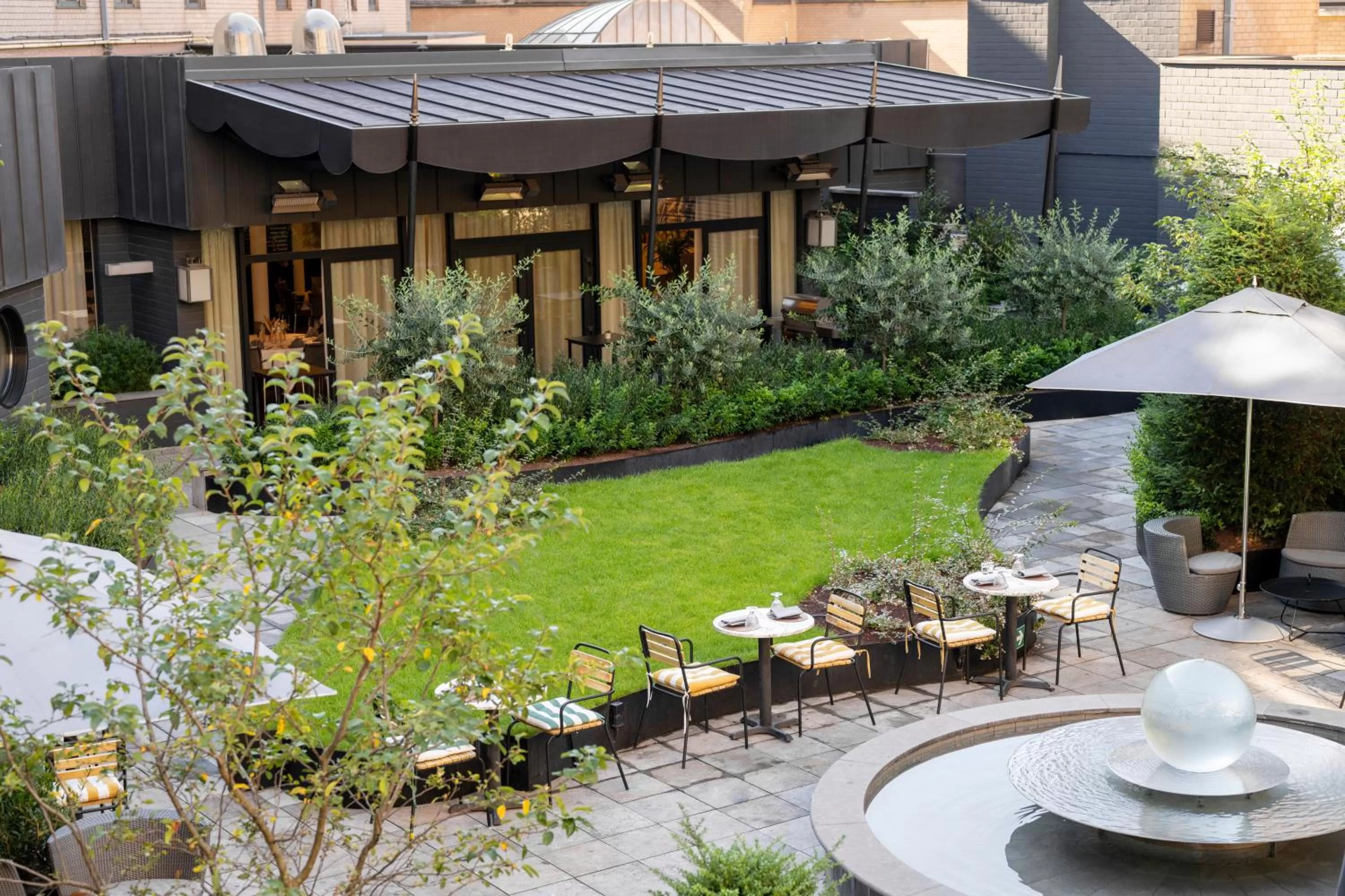 Property building in Le Louise Hotel Brussels - MGallery Collection