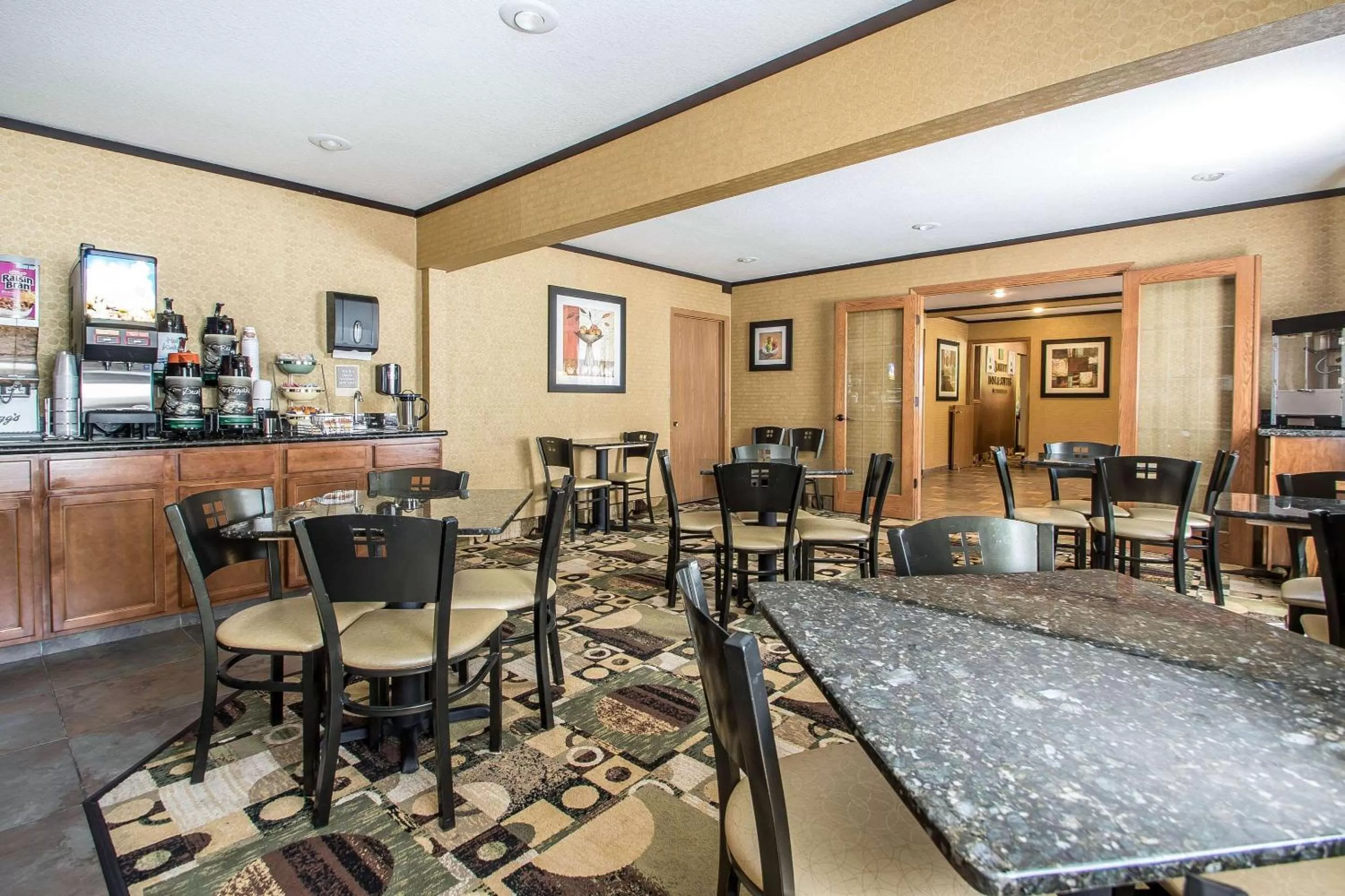 Restaurant/places to eat in Quality Inn & Suites Decorah