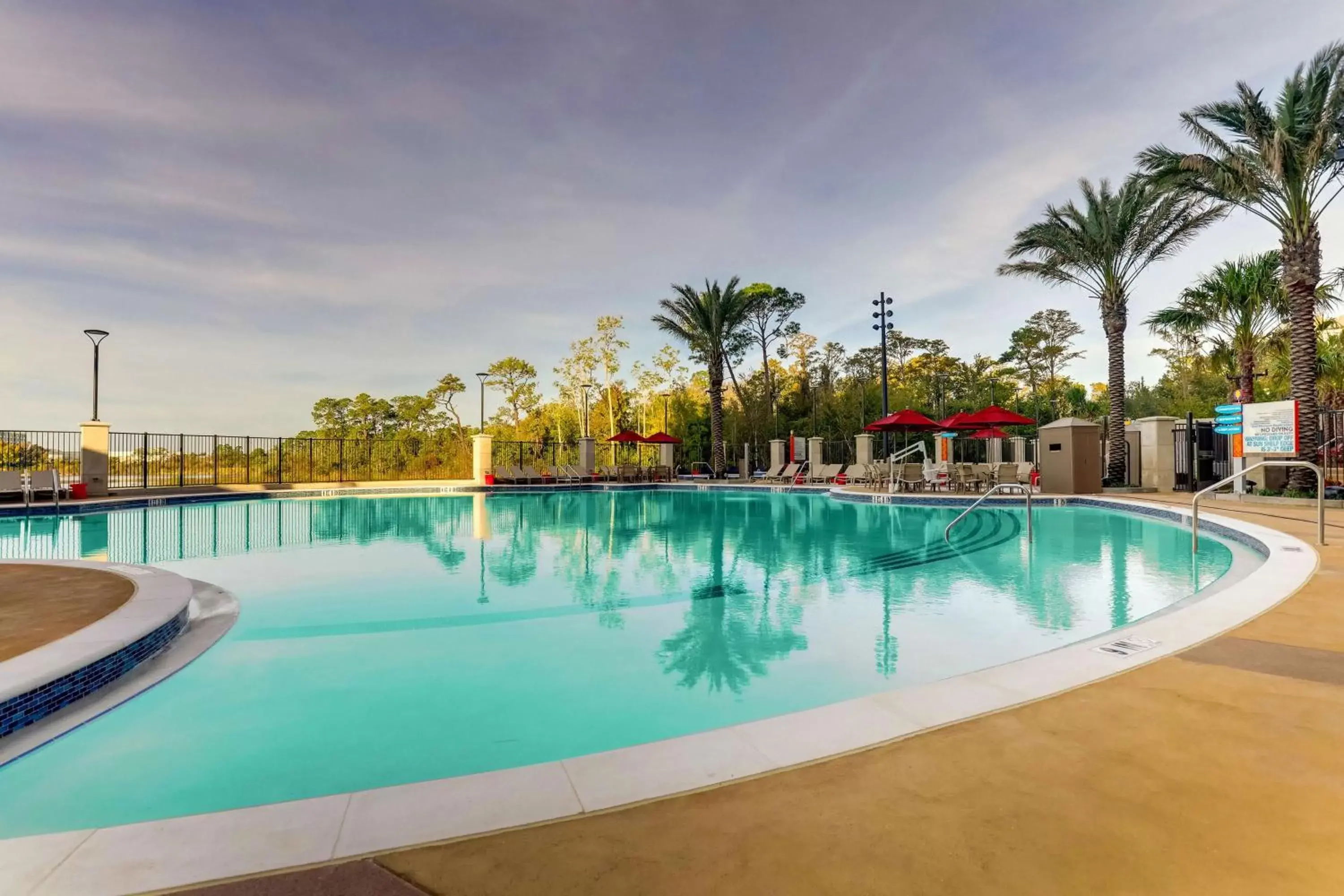 Pool view, Swimming Pool in Drury Plaza Hotel Orlando - Disney Springs Area