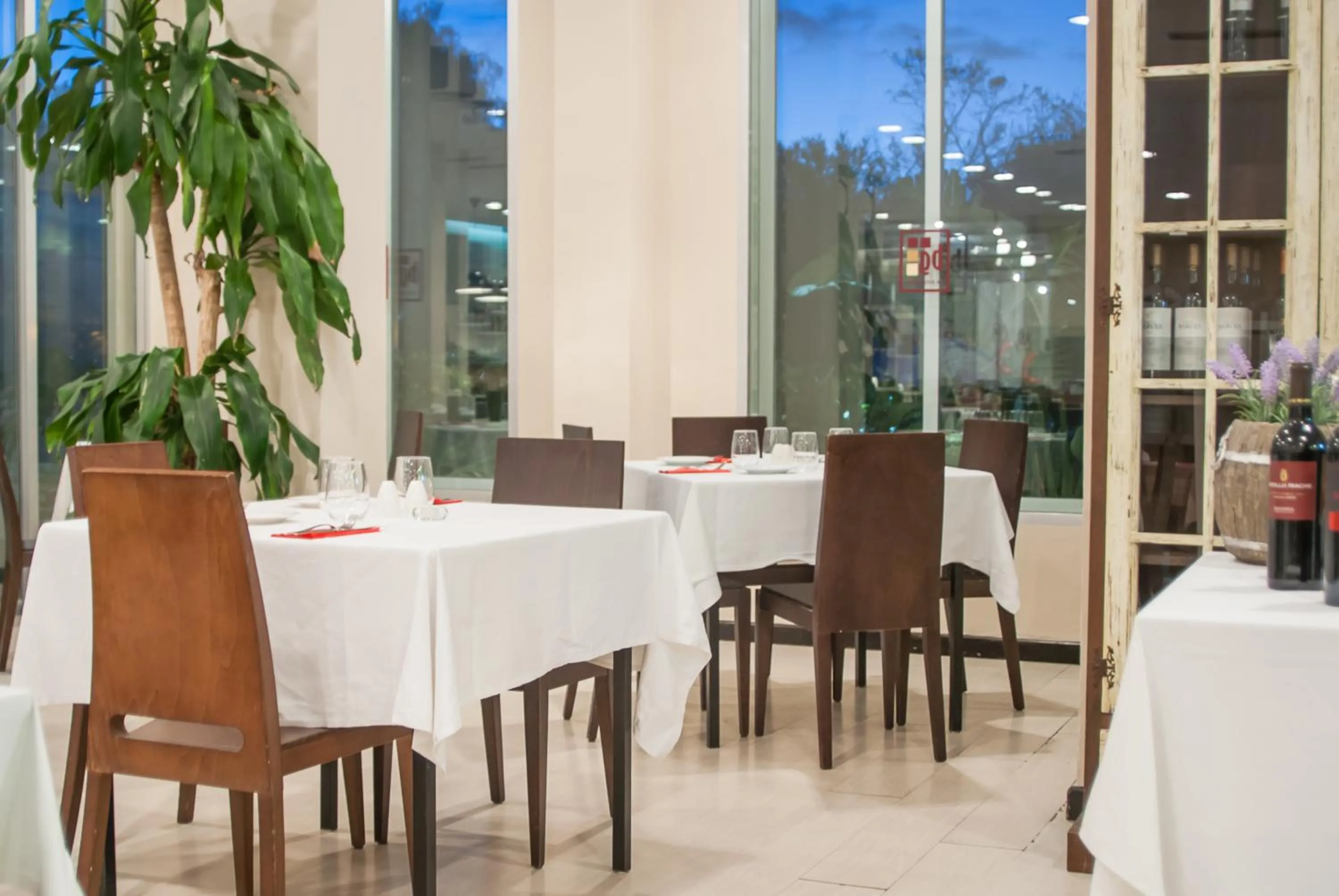 Restaurant/places to eat in Ona Ogisaka Garden