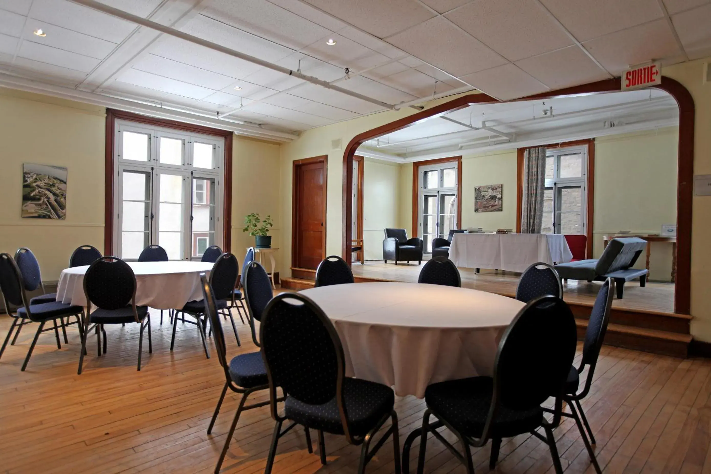 Business facilities in Auberge Internationale de Quebec - HI CANADA