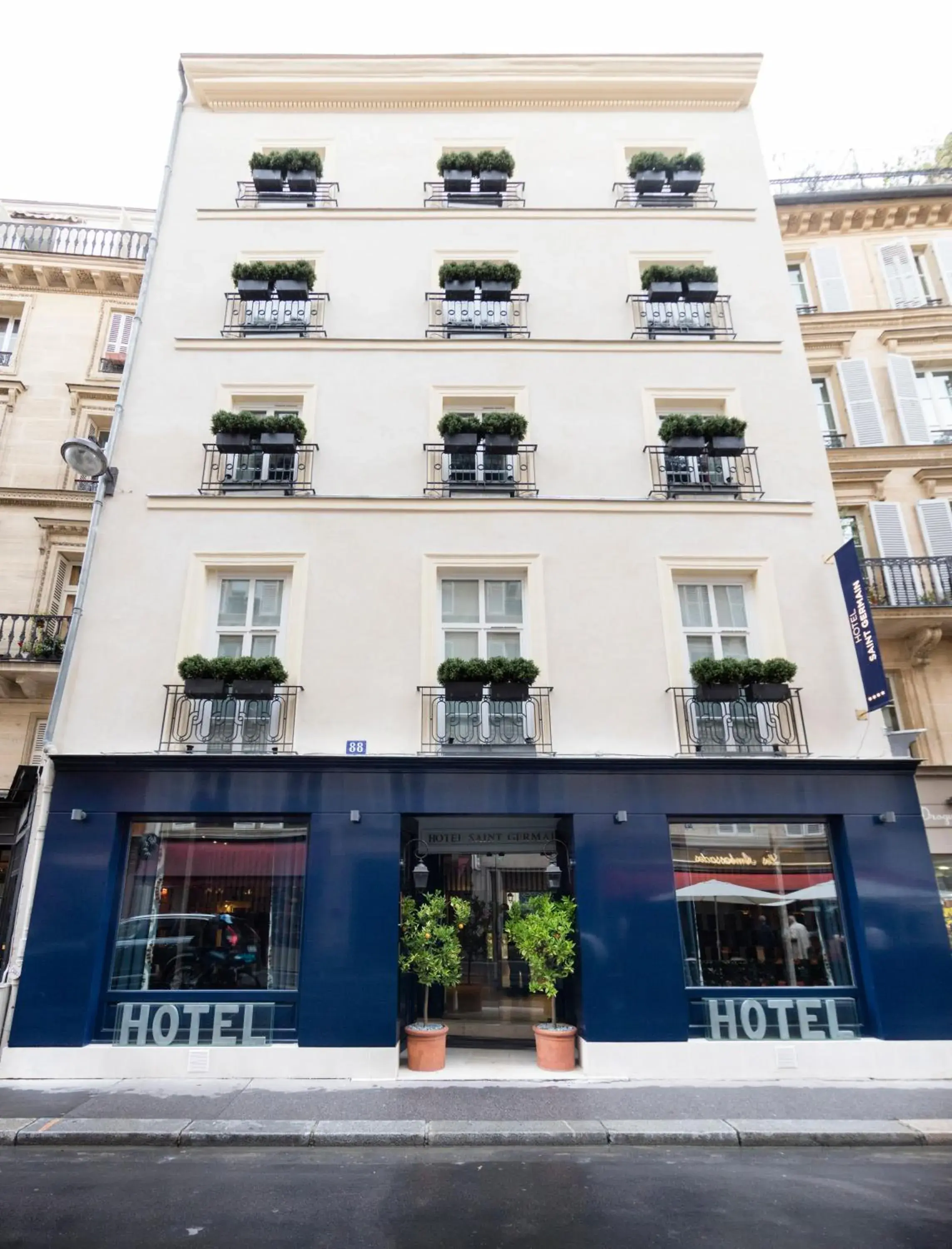 Property Building in Hotel Saint Germain