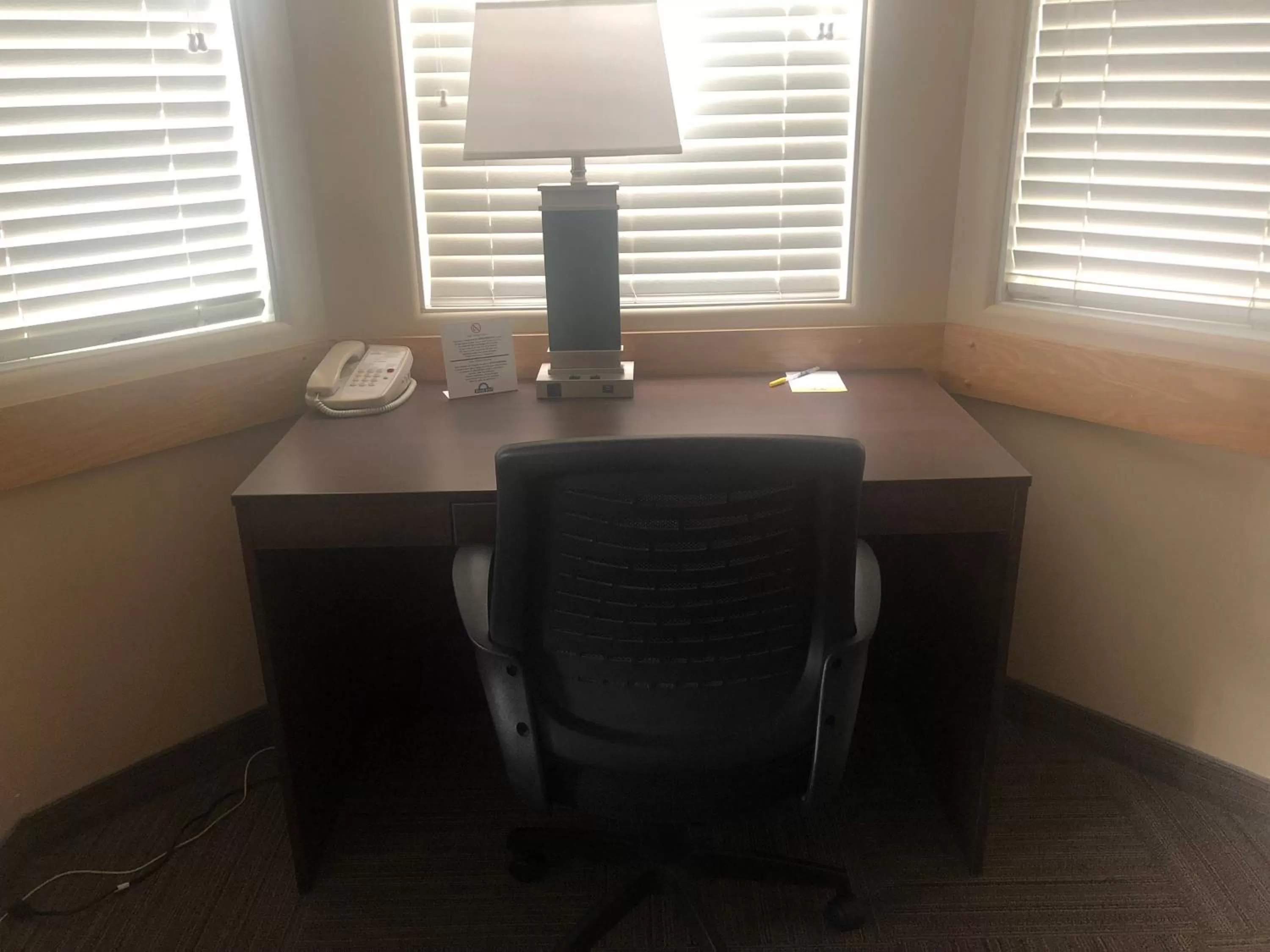 Seating area in Days Inn by Wyndham Hinton