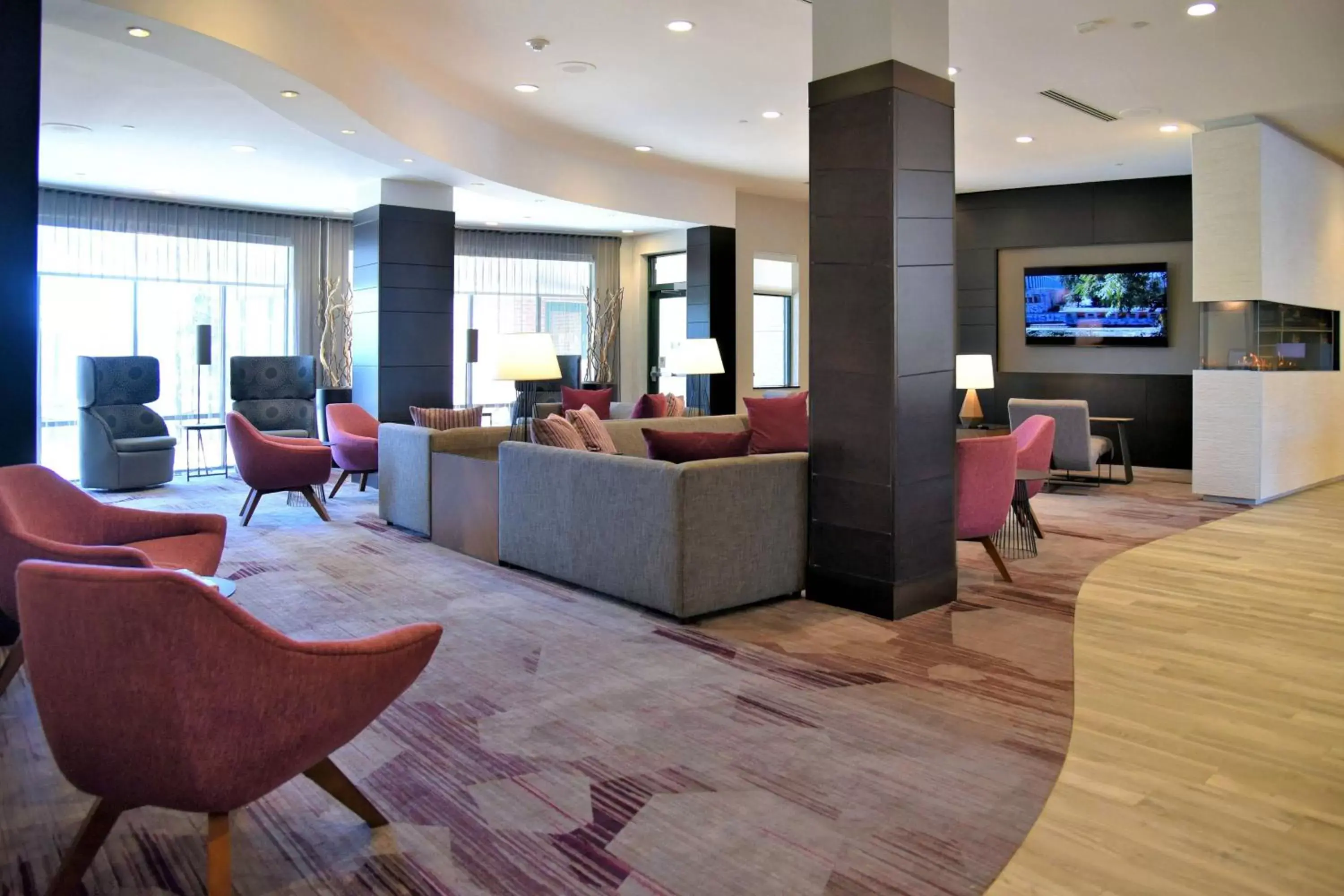 Lobby or reception, Lounge/Bar in Courtyard by Marriott Boston Waltham