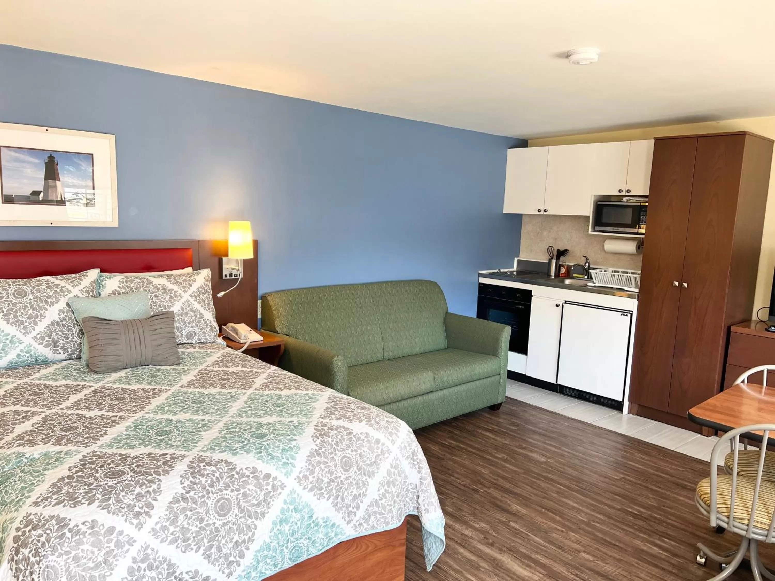 Bed in Scarborough Beach Motel