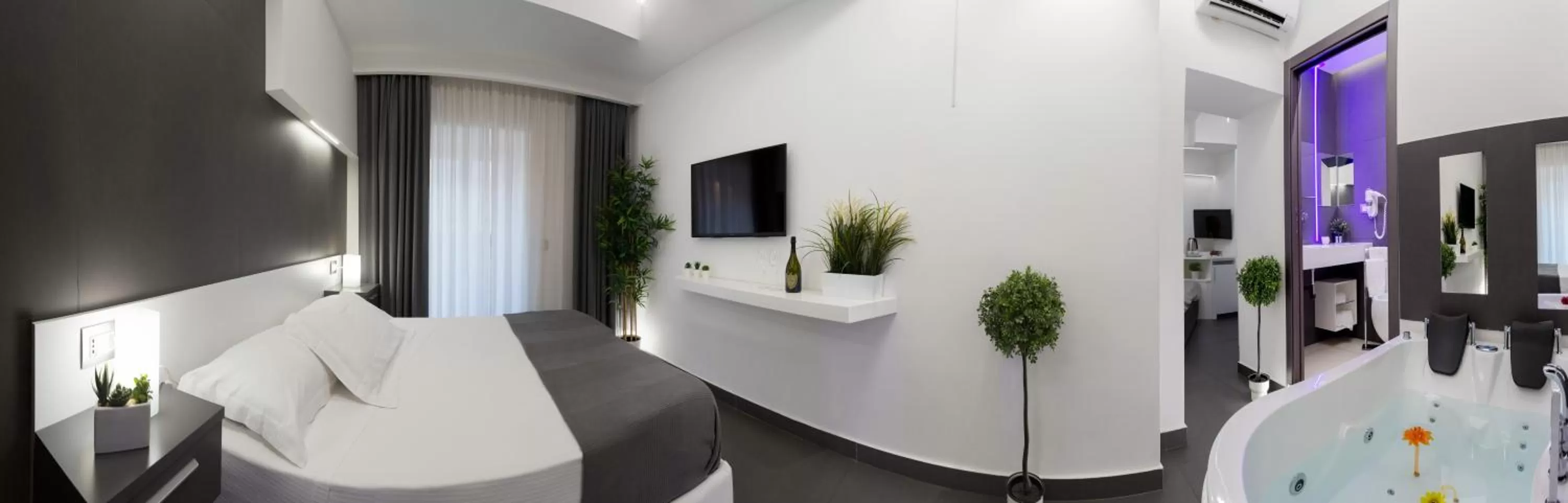 Photo of the whole room in Le Suites Del Duomo