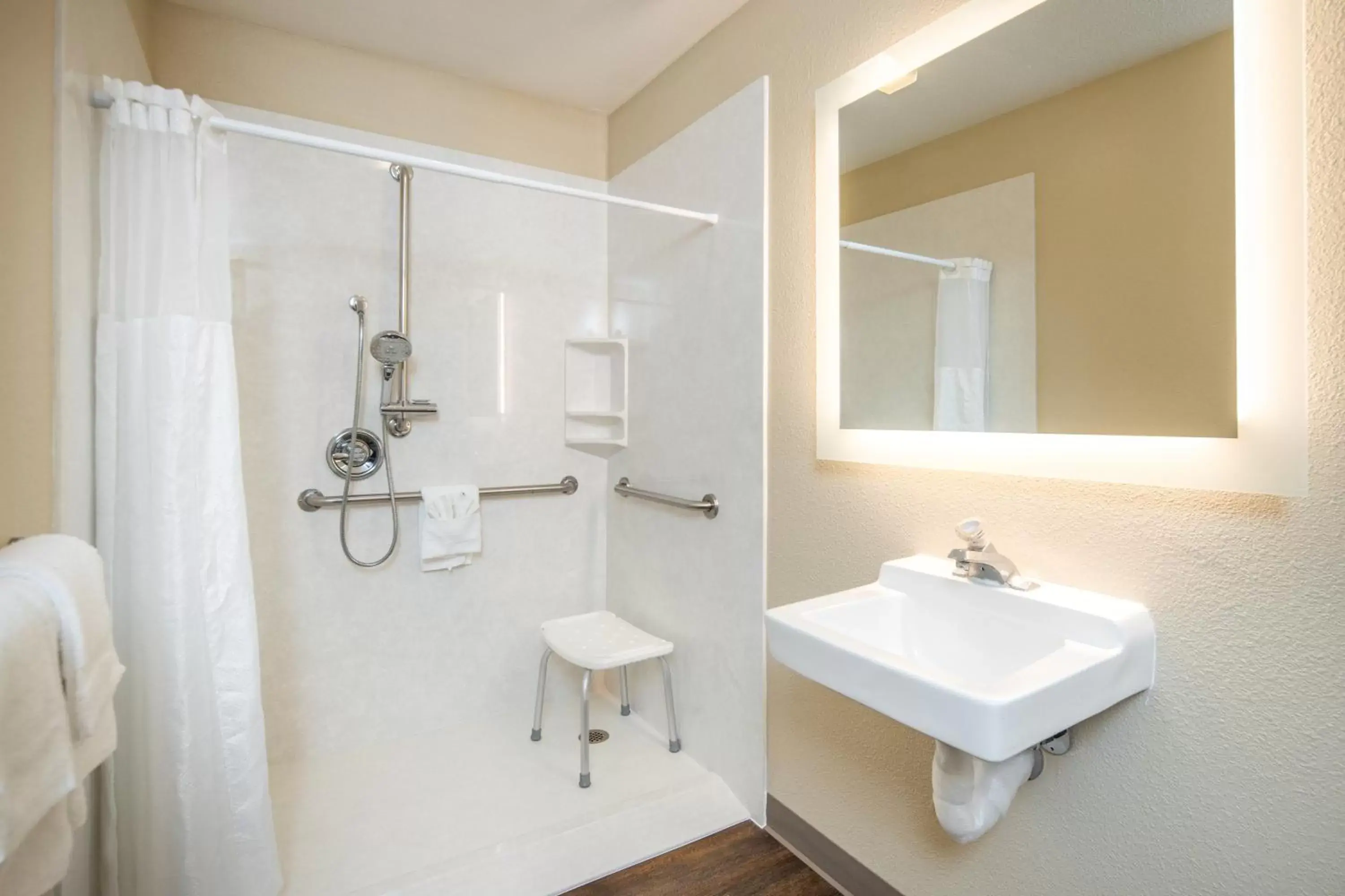 Shower, Bathroom in SureStay Hotel by Best Western Fairfield Napa Valley
