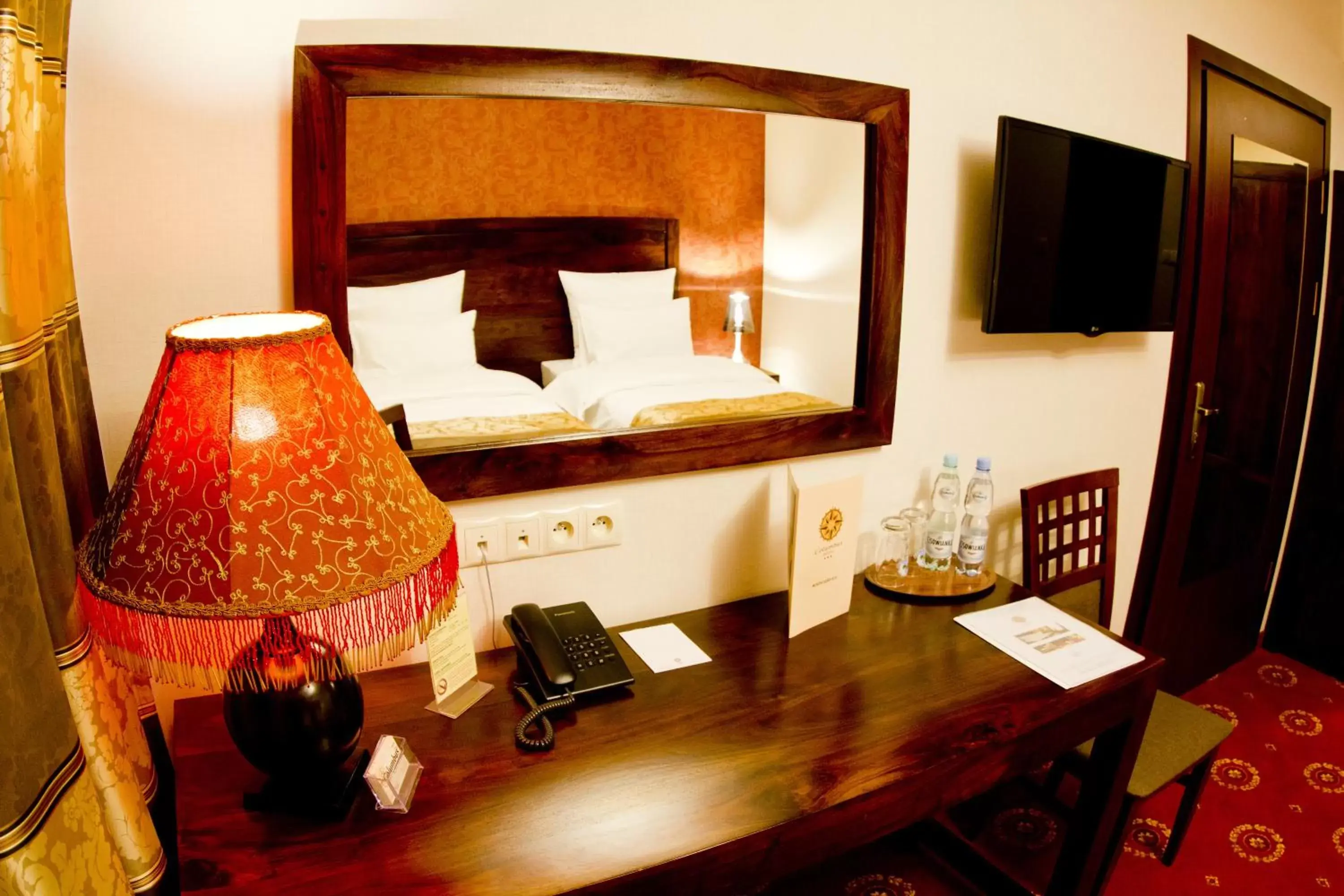 Photo of the whole room, Bed in Hotel Columbus Photo of the whole room, Bed in Hotel Columbus