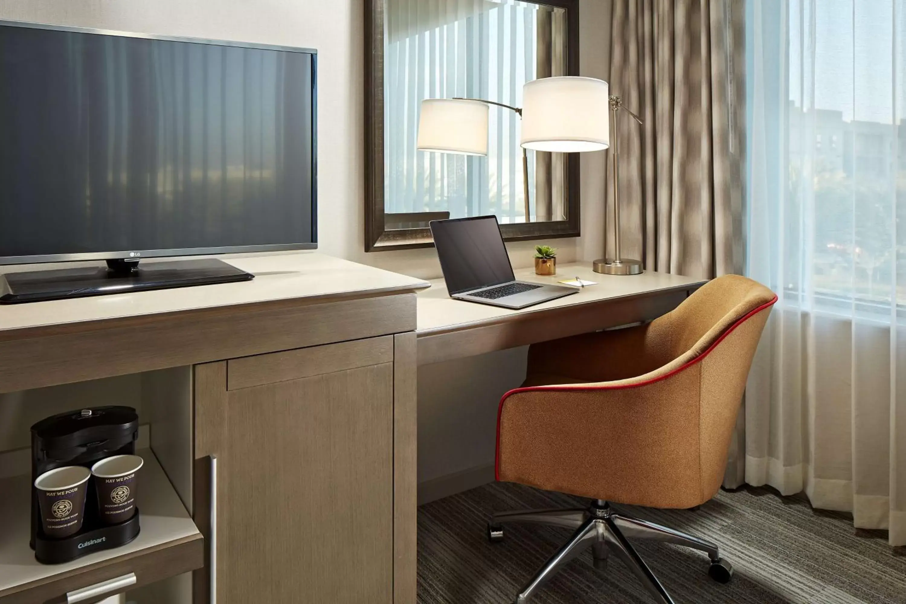 Bedroom, Business Area/Conference Room in Hampton Inn Long Beach Airport, Ca