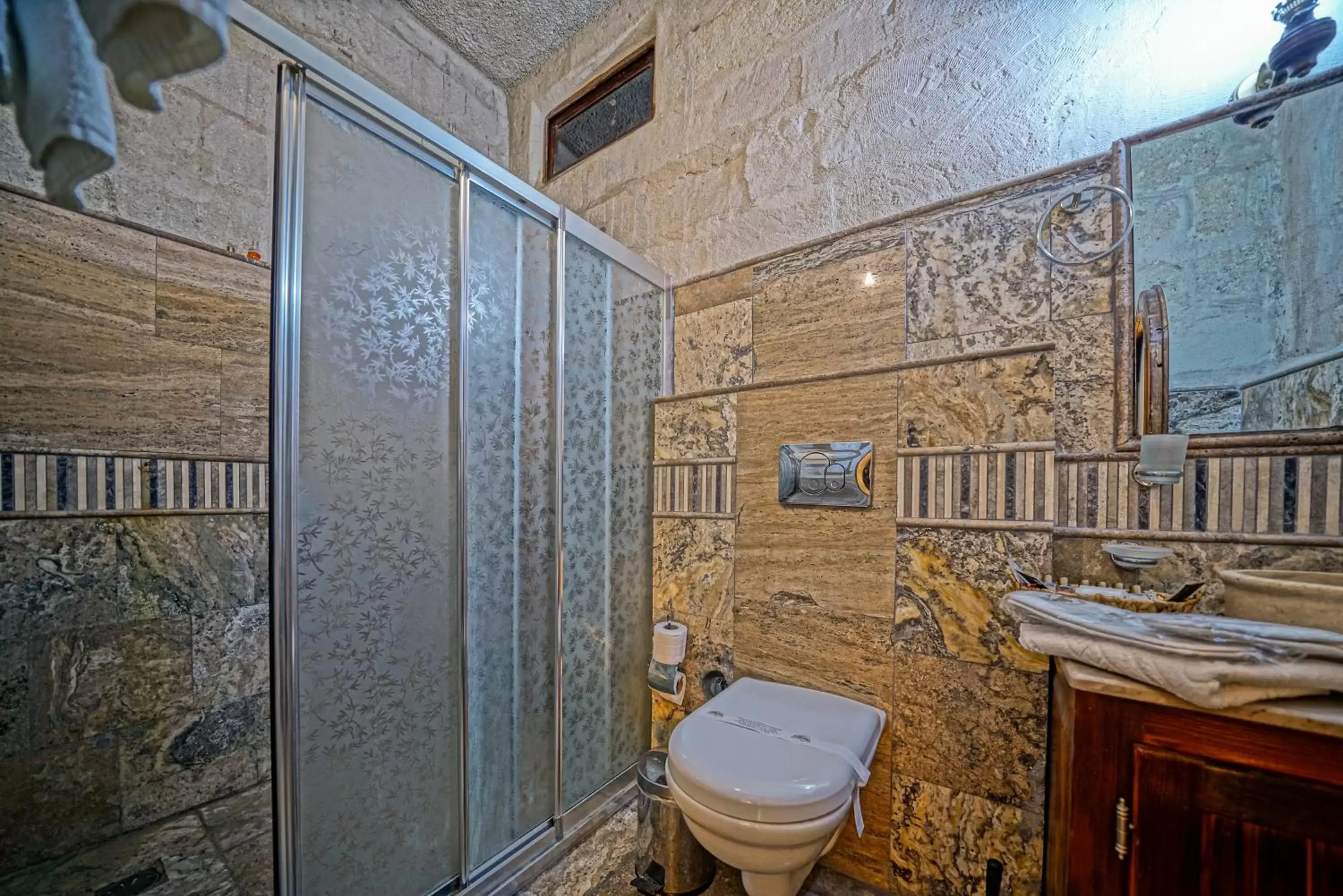 Bathroom in Maccan Cave Hotel