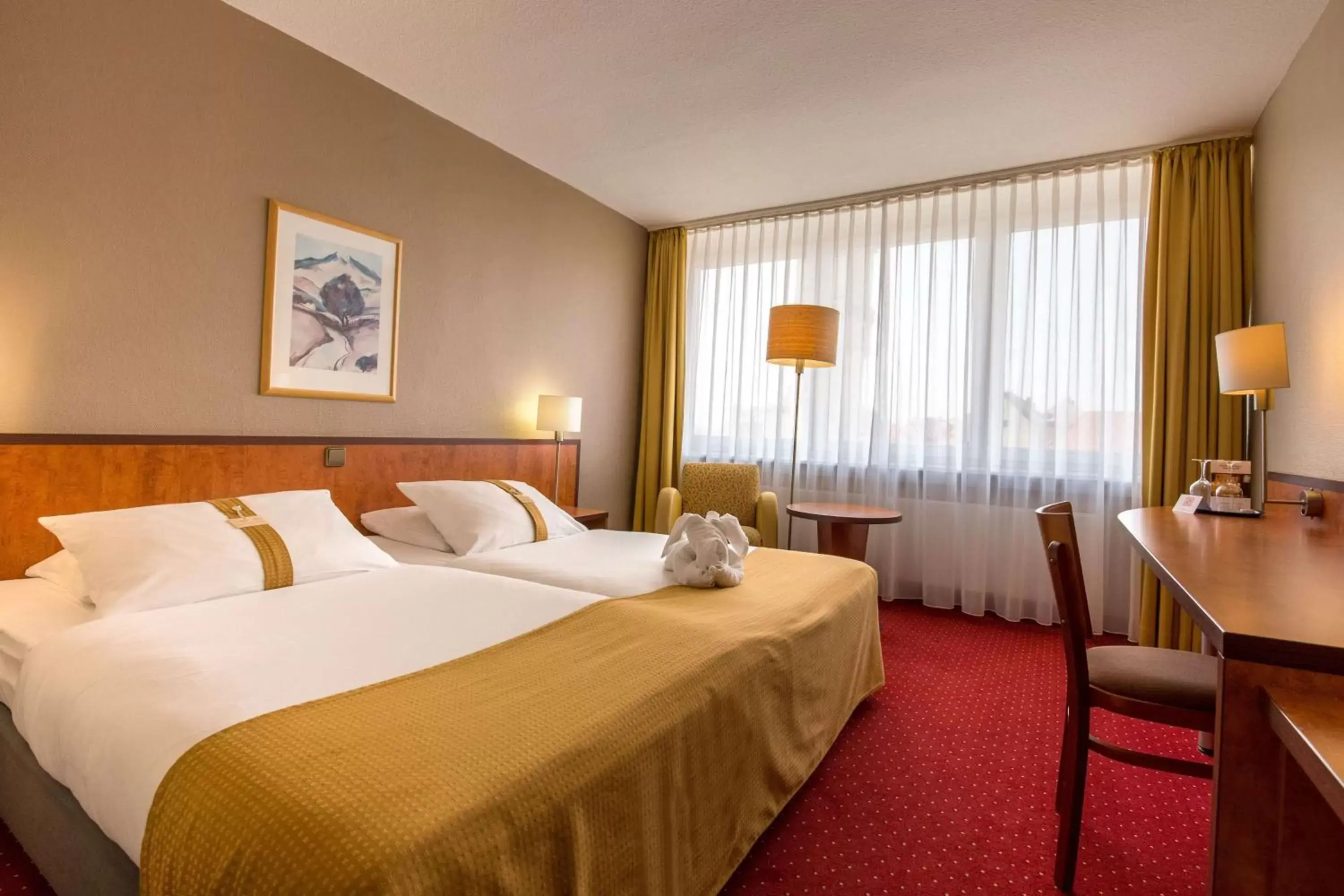 Photo of the whole room, Bed in Best Western Plus Hotel Bautzen