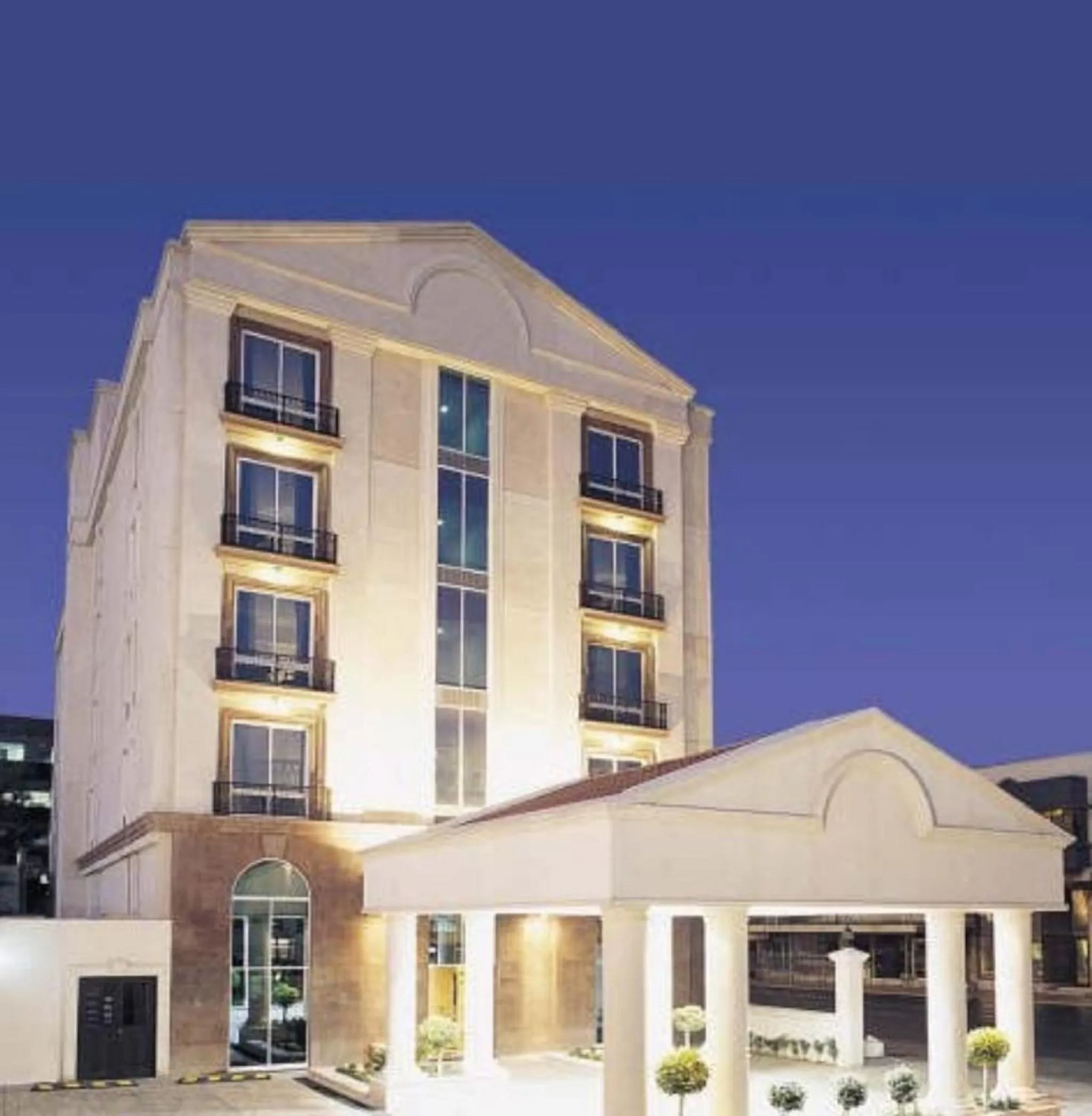 Facade/entrance in Hotel Parque Central