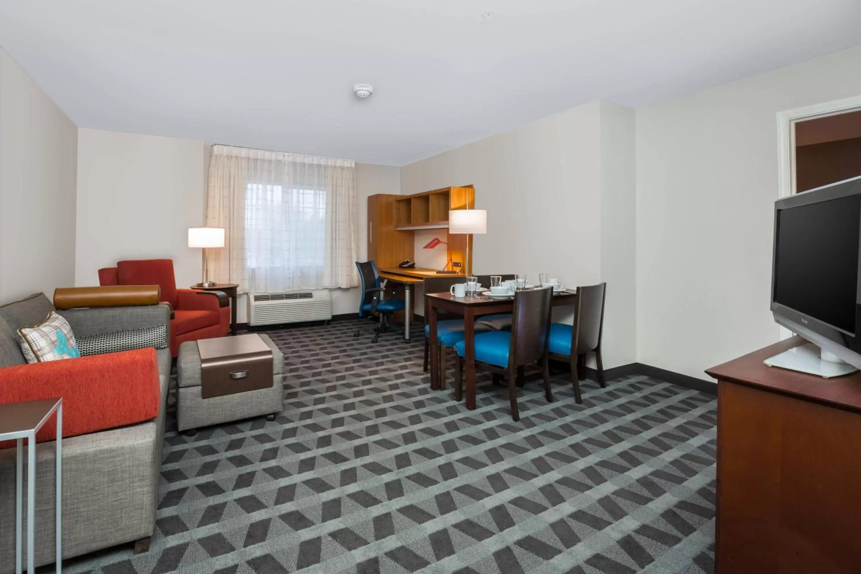 Bedroom, TV/Entertainment Center in TownePlace Suites by Marriott Boise Downtown/University