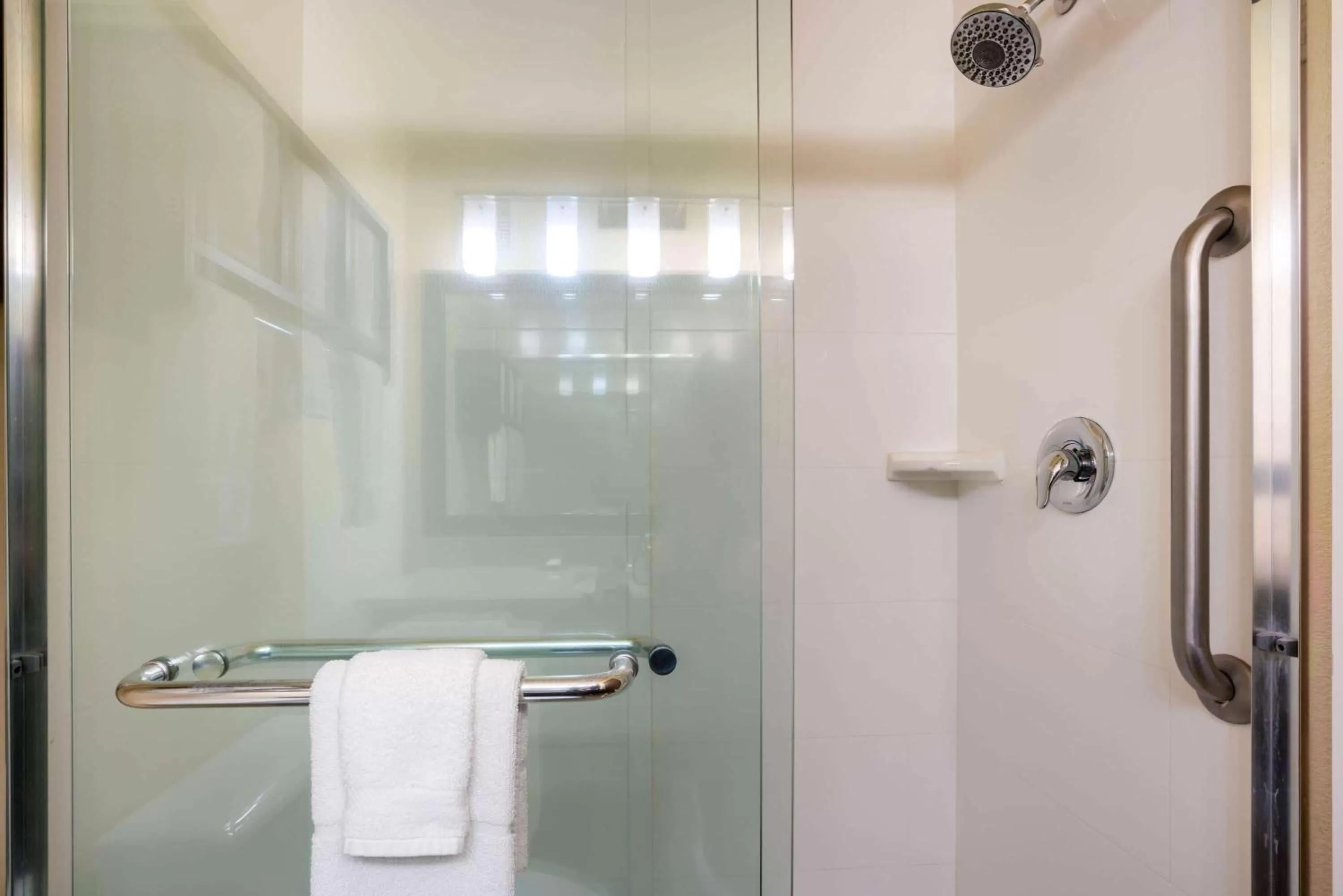 Bathroom in La Quinta by Wyndham Boise Airport