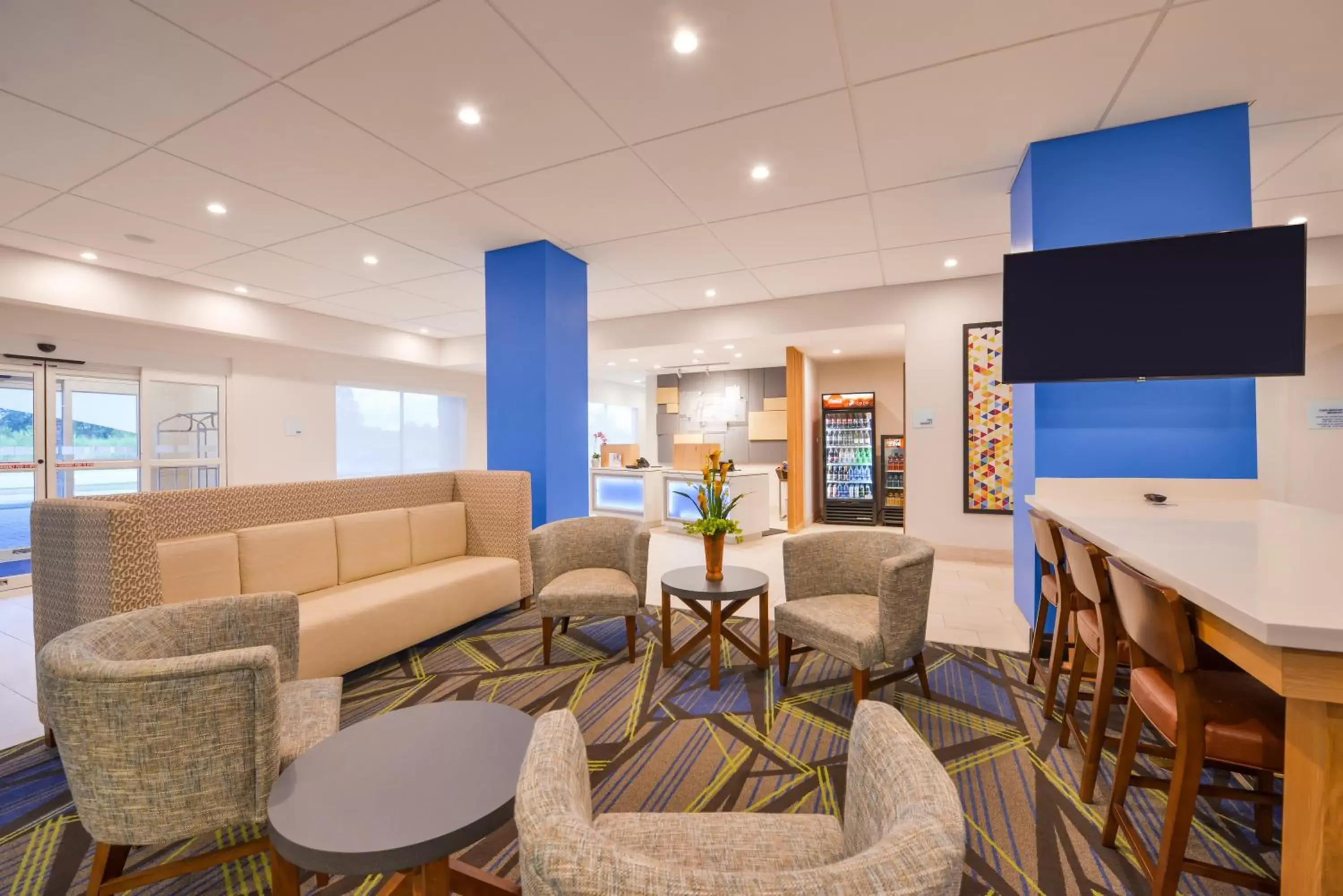 Property building, Lounge/Bar in Holiday Inn Express Donaldsonville, an IHG Hotel