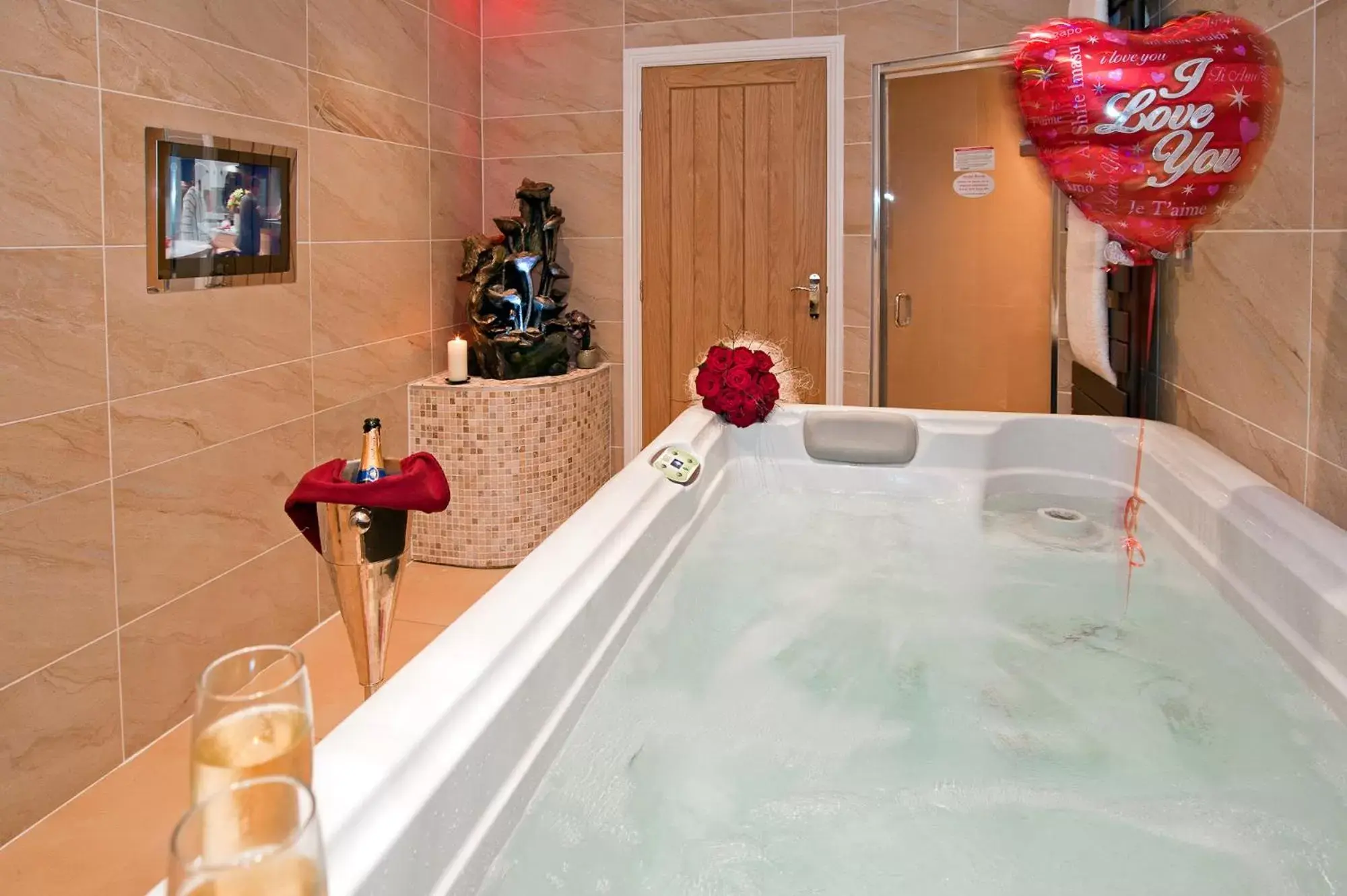 Hot Tub, Bathroom in Windermere Boutique Hotel