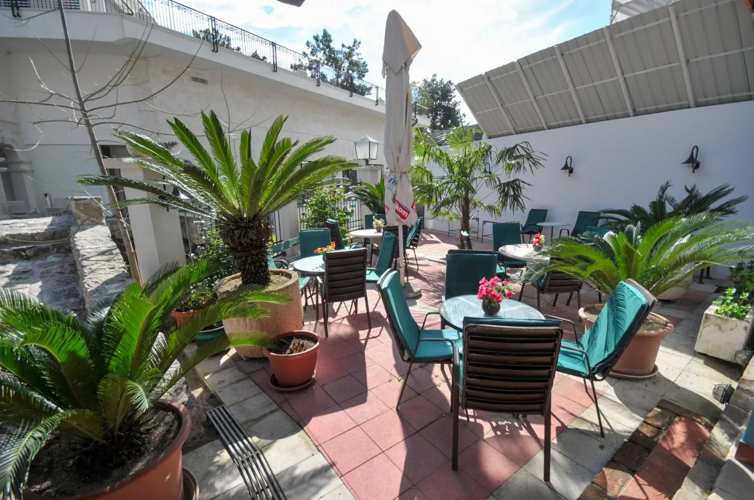 Balcony/Terrace, Restaurant/Places to Eat in Hotel Oaza