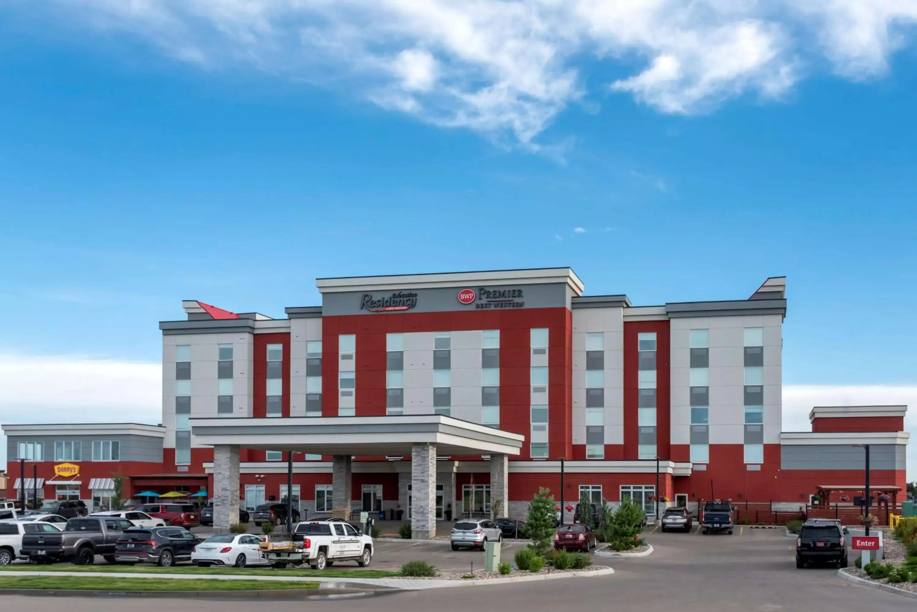 Property Building in Best Western Premier Executive Residency Medicine Hat