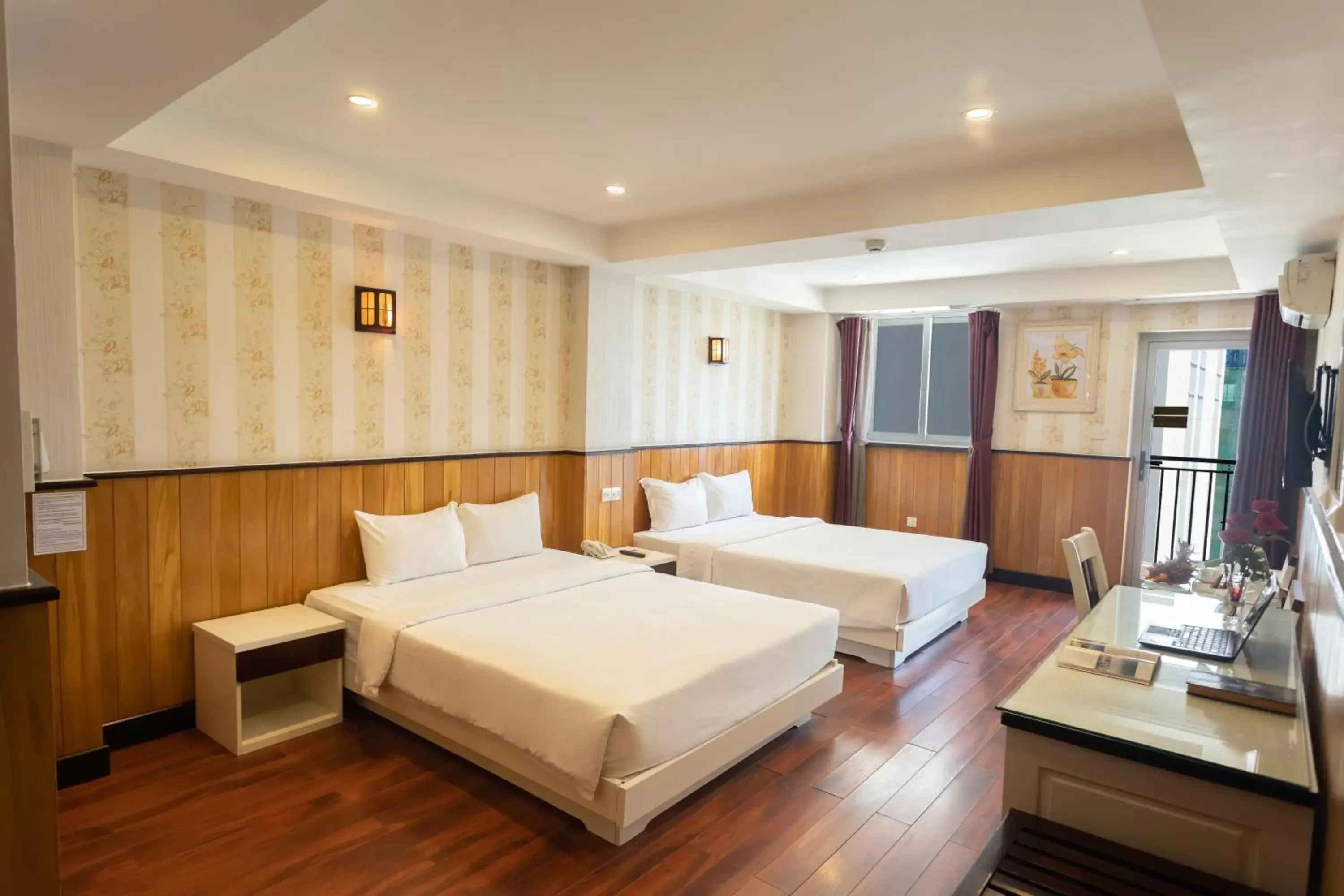 Bed in Golden Rain 2 Hotel