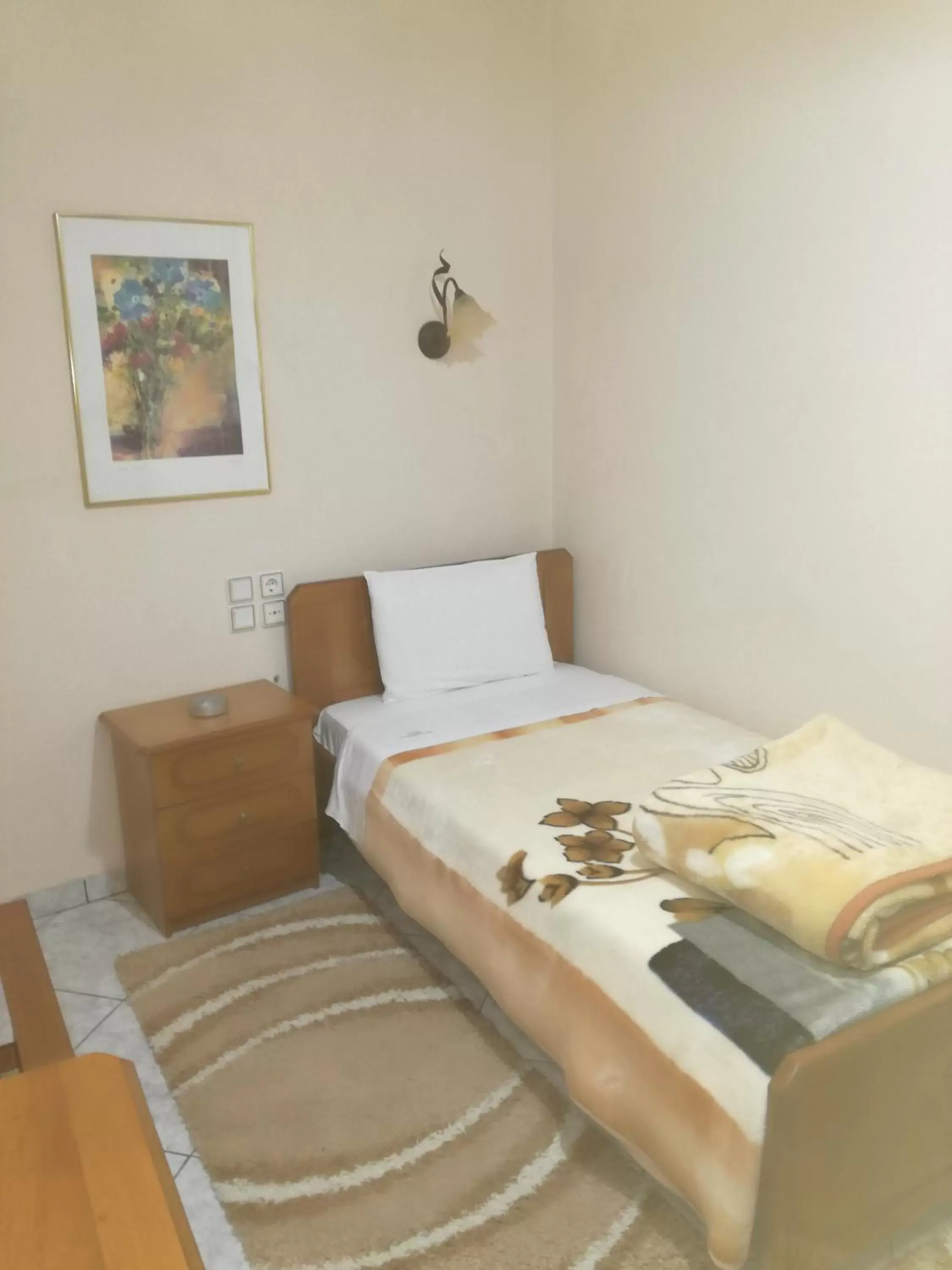 Bedroom, Bed in Hotel Triantafyllou