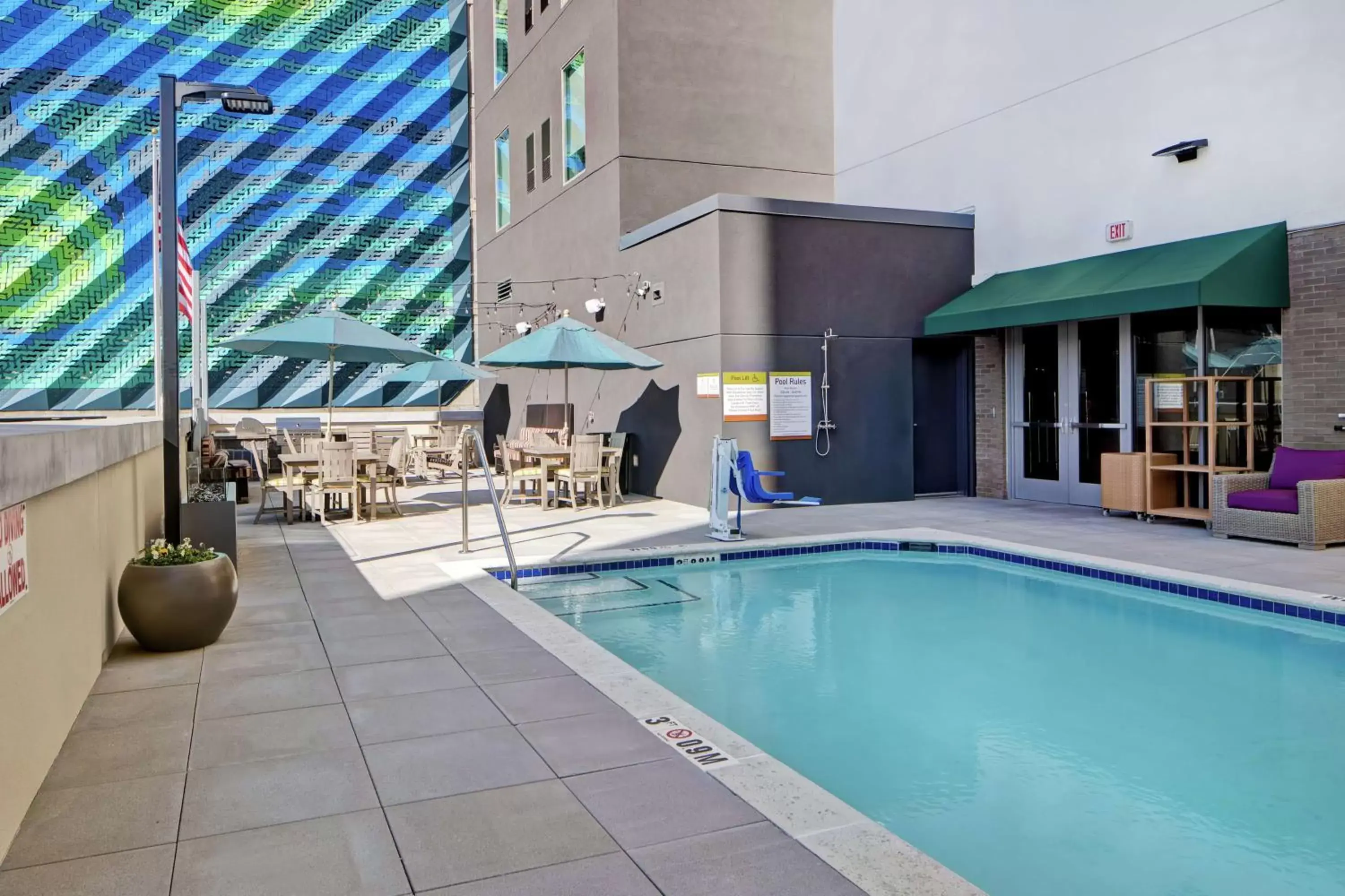Pool view, Swimming Pool in Home2 Suites By Hilton Charlotte Uptown